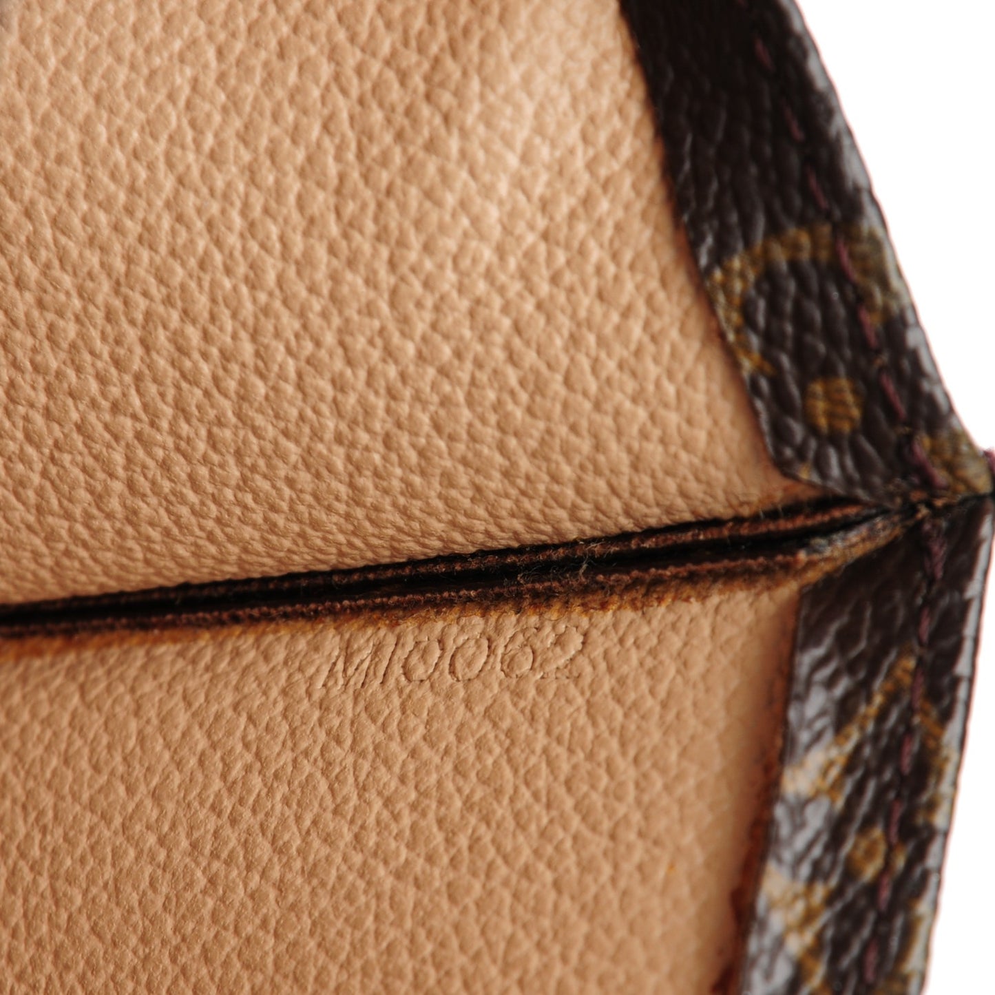 Monogram Sac Plat
