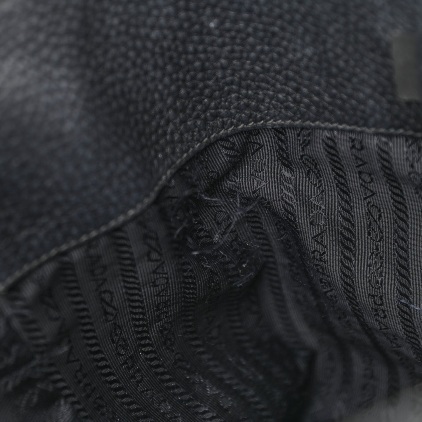Vitello Daino Side Pocket Tote Black
