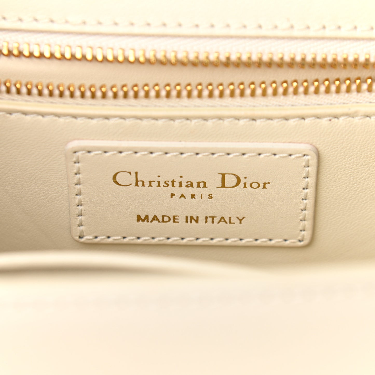 Box Calfskin 30 Montaigne Flap Bag Latte