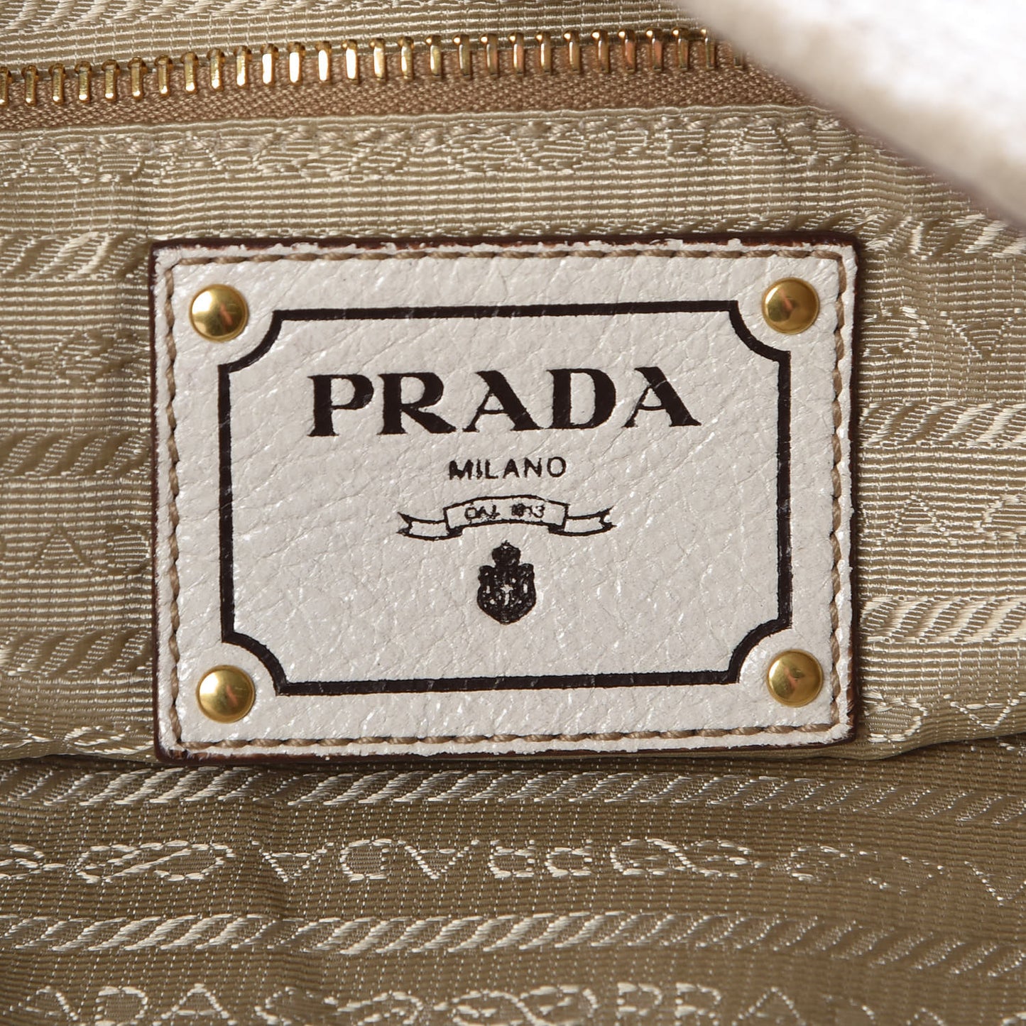 Cervo Lux Chain Shoulder Bag Talco