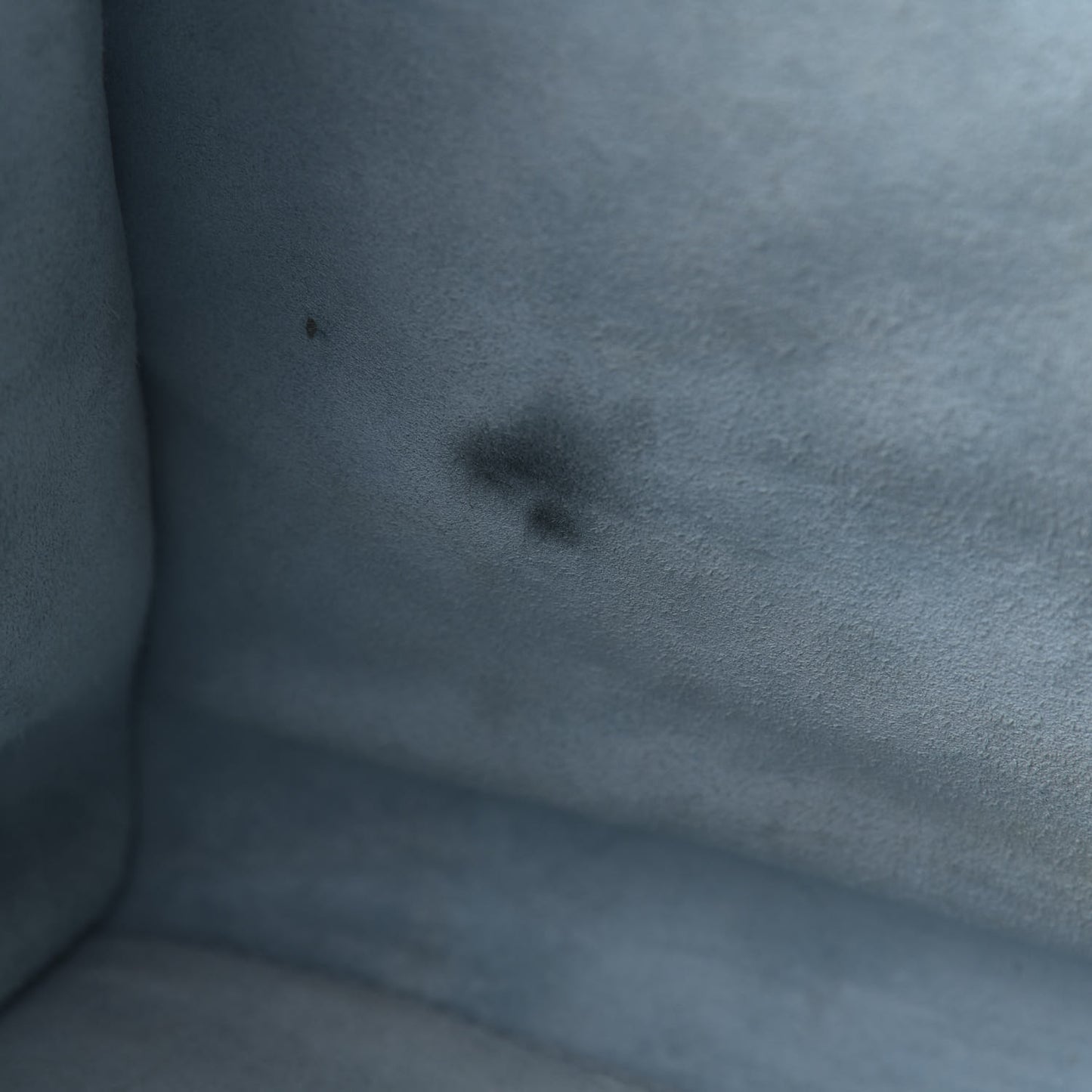 Supple Calfskin Medium Phantom Luggage Jade