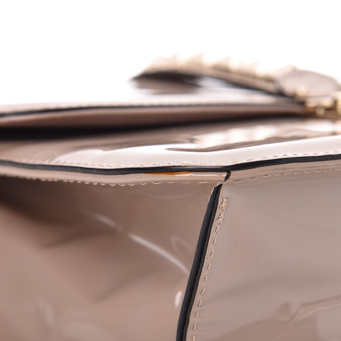 Patent Large Glam Lock Rockstud Flap Poudre