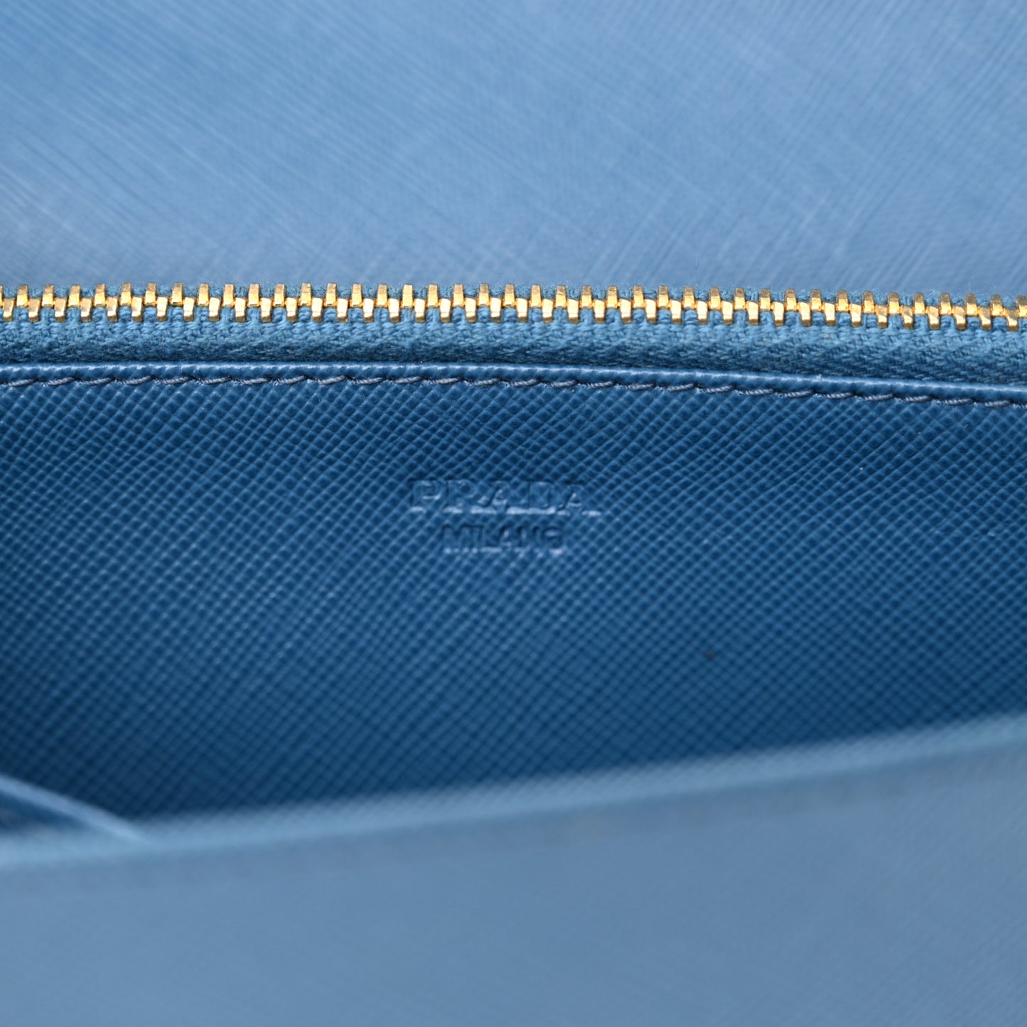 Saffiano Metal Flap Wallet With Strap Cobalto