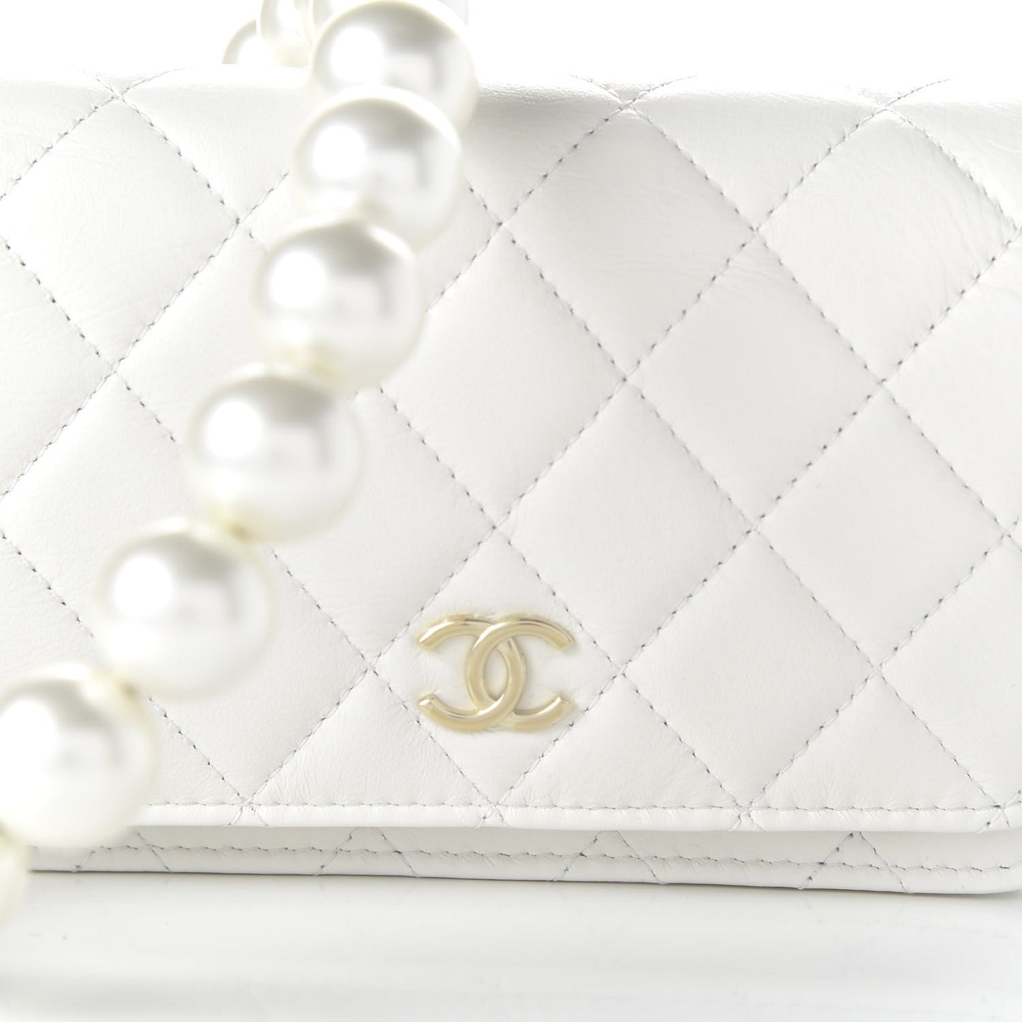 Calfskin Quilted Pearl Mini Wallet On Chain WOC White