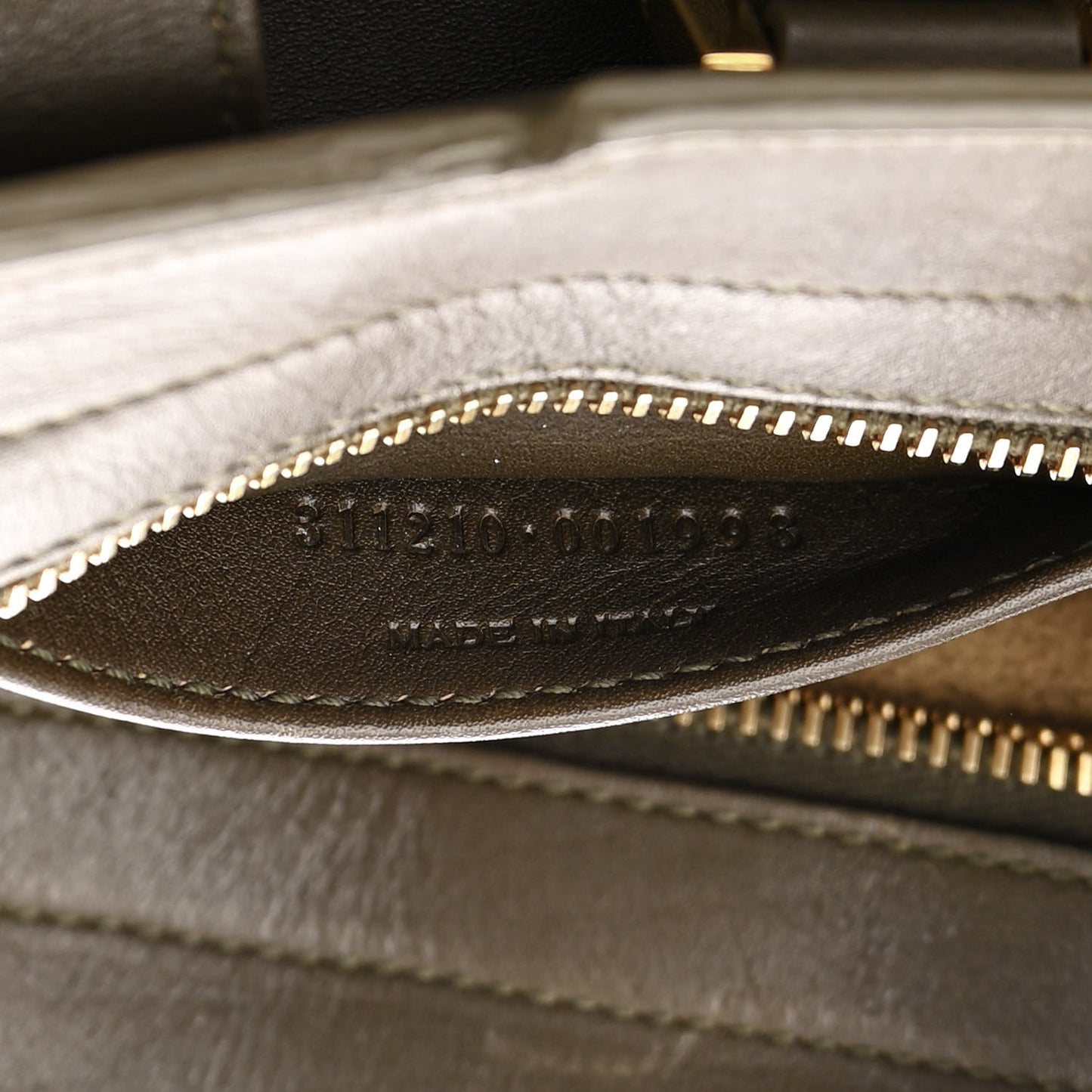 Calfskin Small Classic Y Cabas Mousse