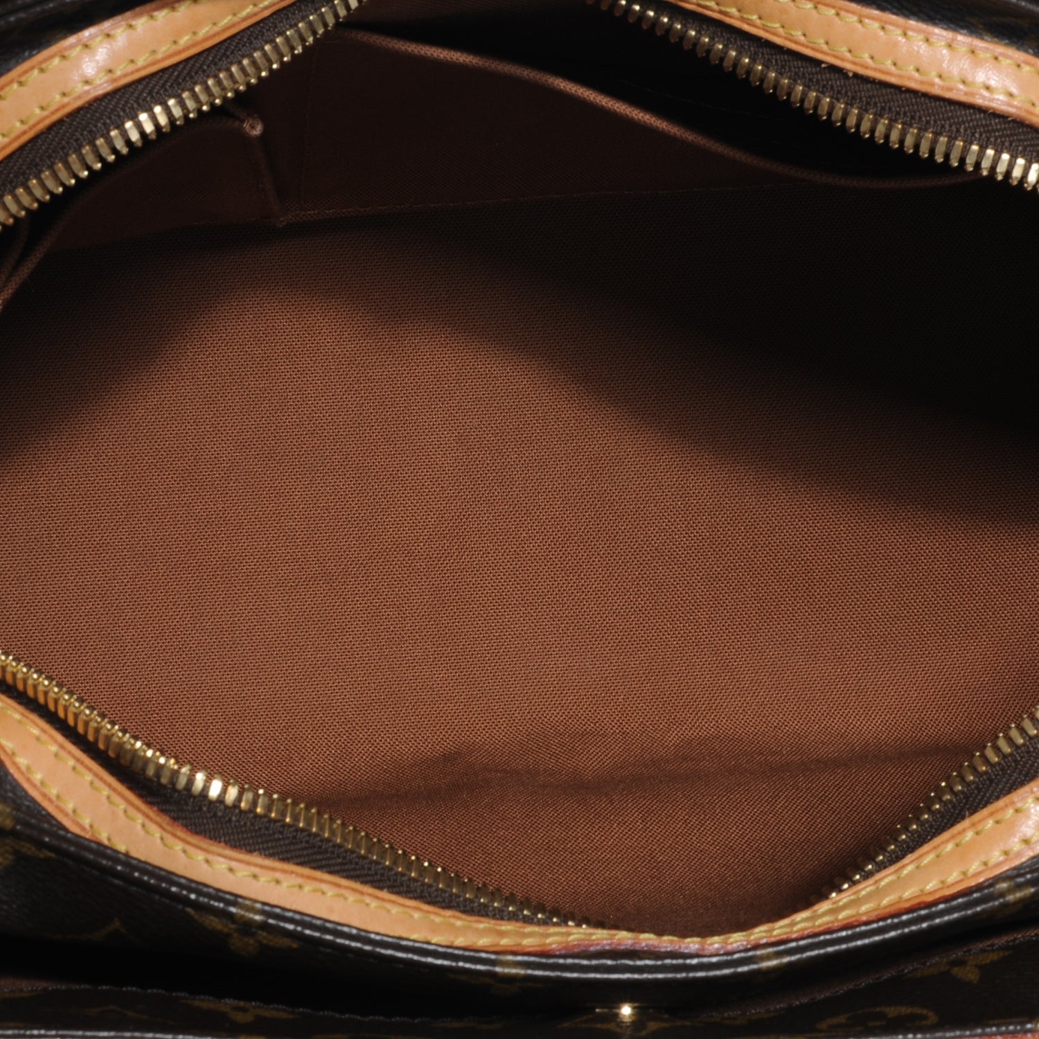 Louis Vuitton Monogram Riveting 5 of 8