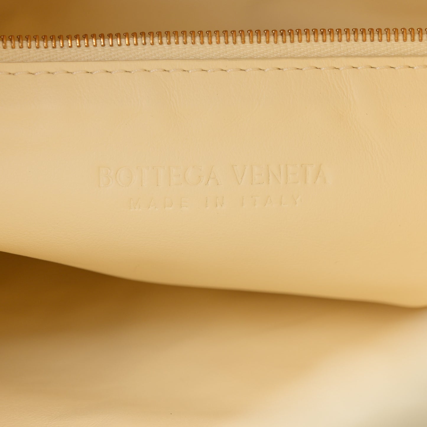 Calfskin Intrecciato Large Hop Camomile