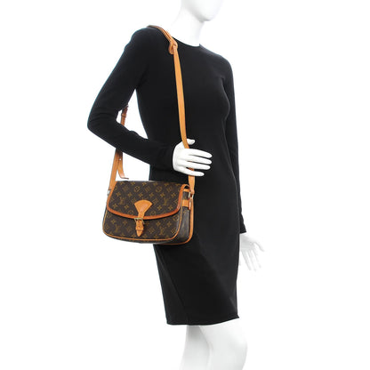 Louis Vuitton Monogram Sologne 2 of 12