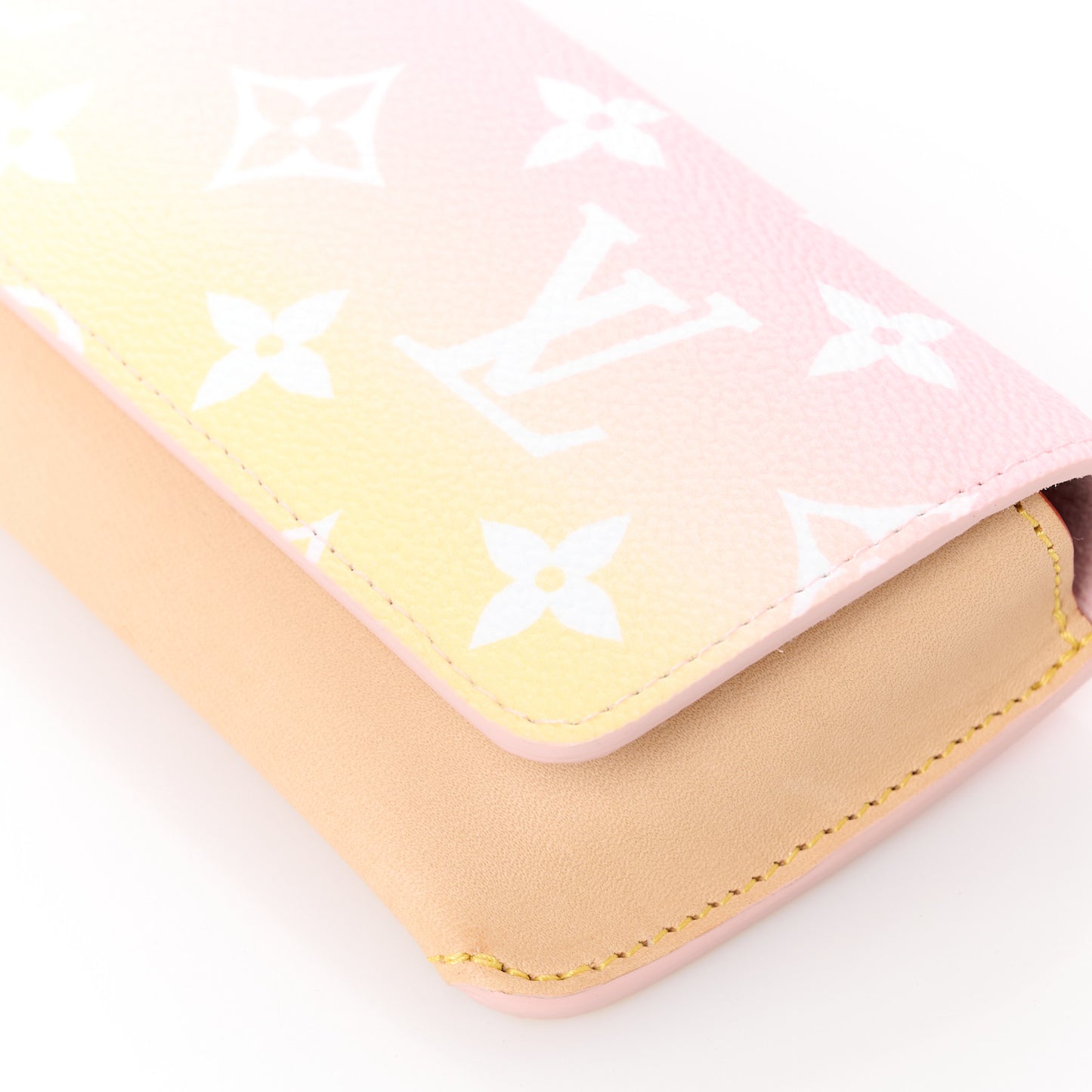 Monogram Giant By The Pool Woody Glasses Case Light Pink