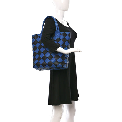 Bottega Veneta Nappa Maxi Cabat 30 Signal Blue Black 2 of 23