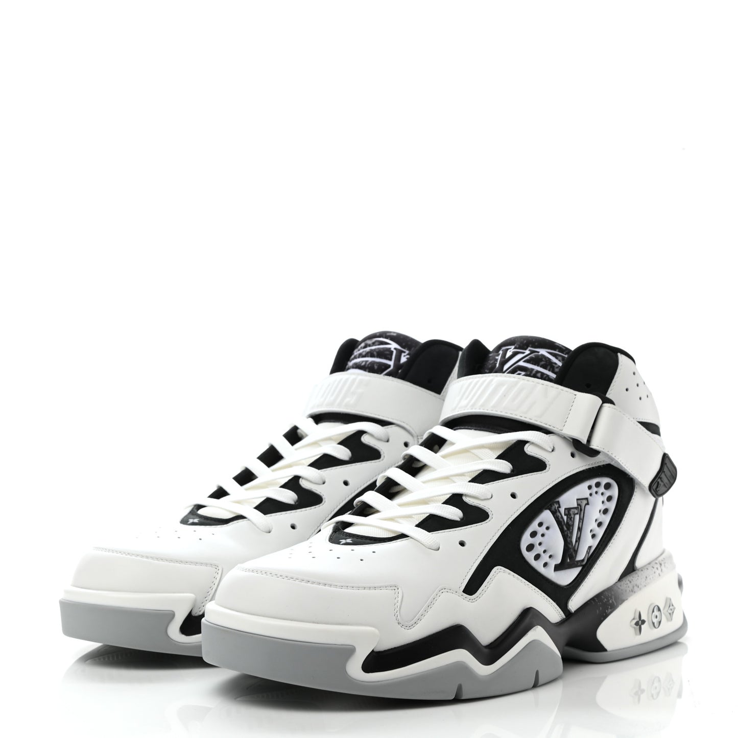 Calfskin Mens LV Trainer 2 Sneaker 11 White