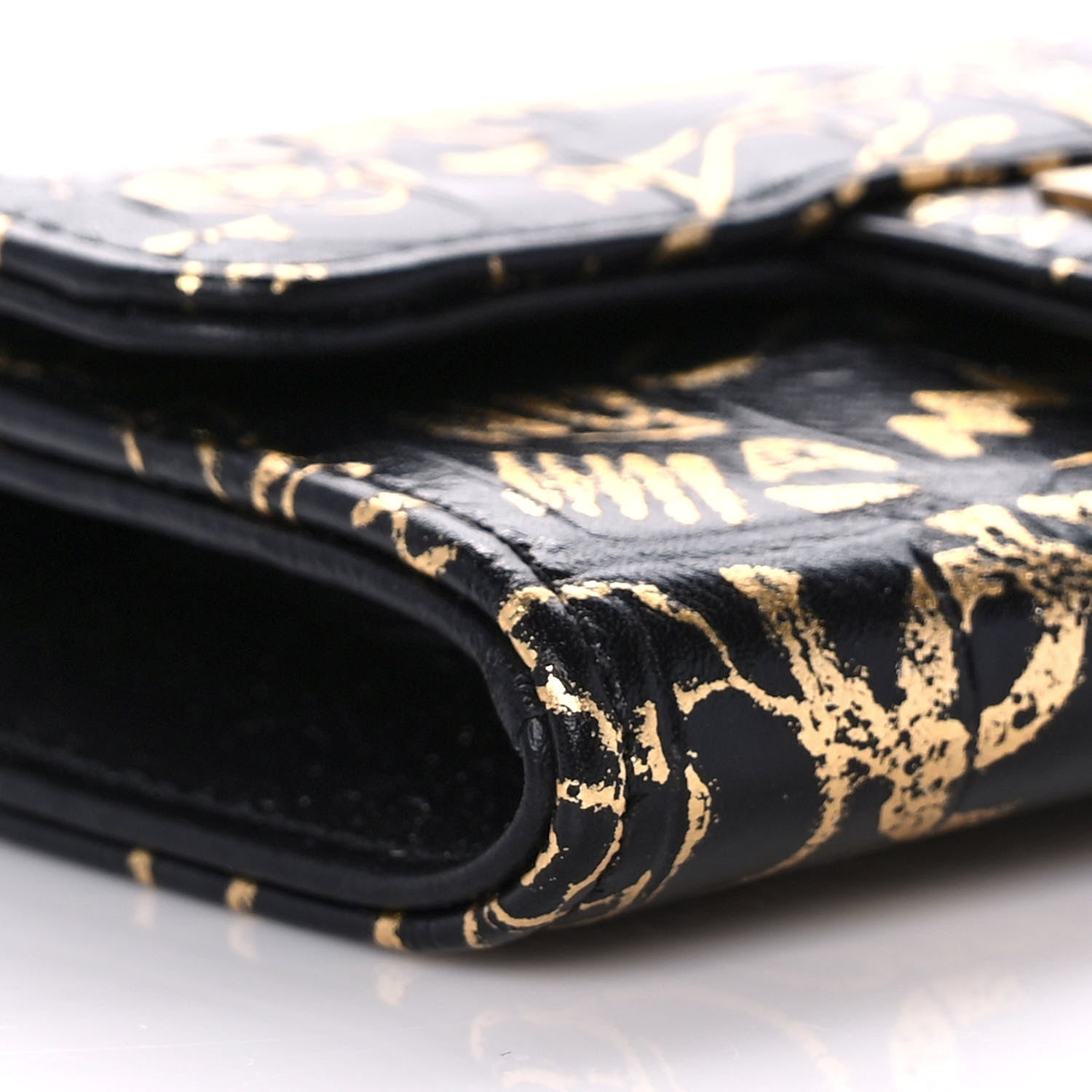 Chanel Calfskin Crocodile Embossed Graffiti 2.55 Cocodile Reissue Flap Card Holder Black Gold 8 of 11