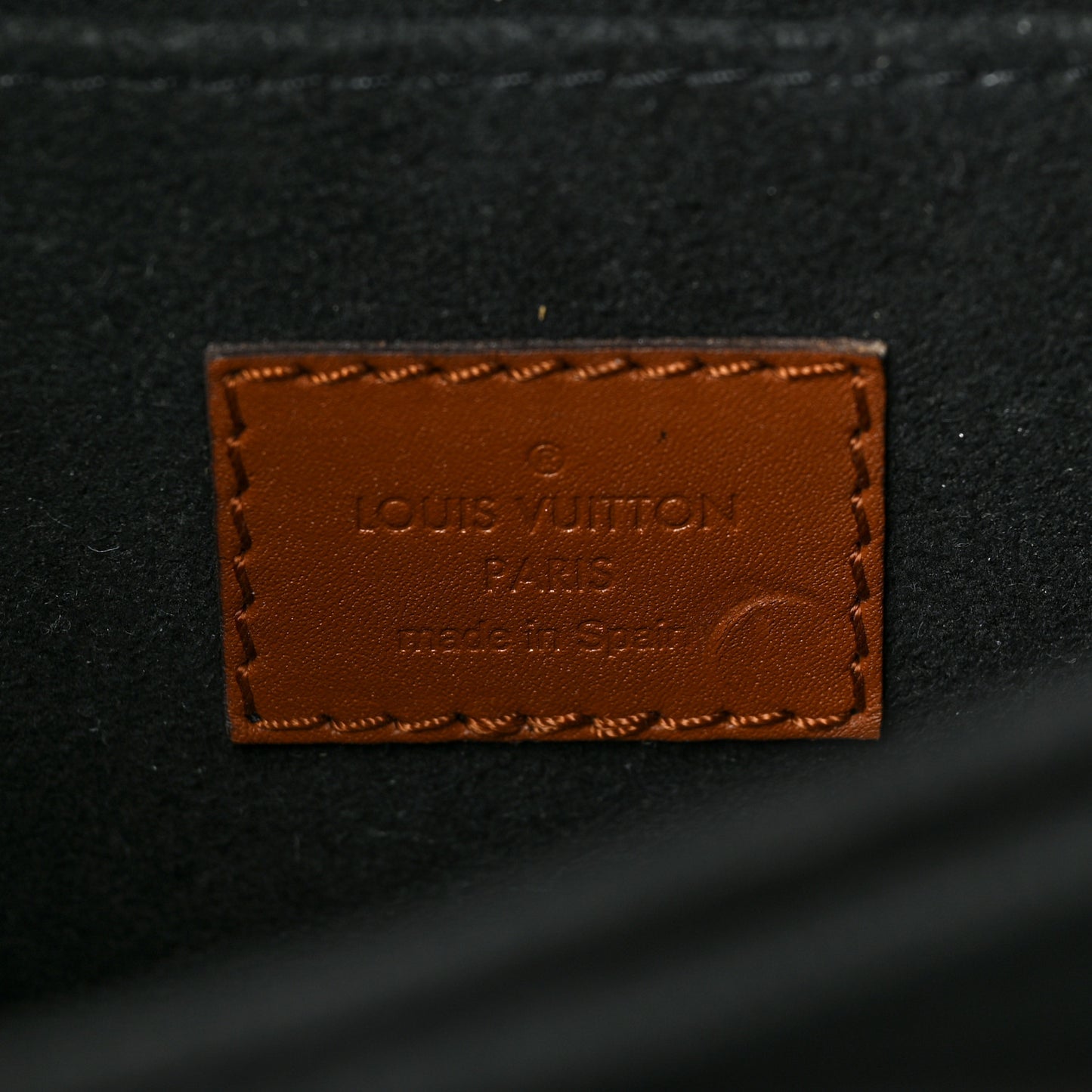 Reverse Monogram Dauphine MM