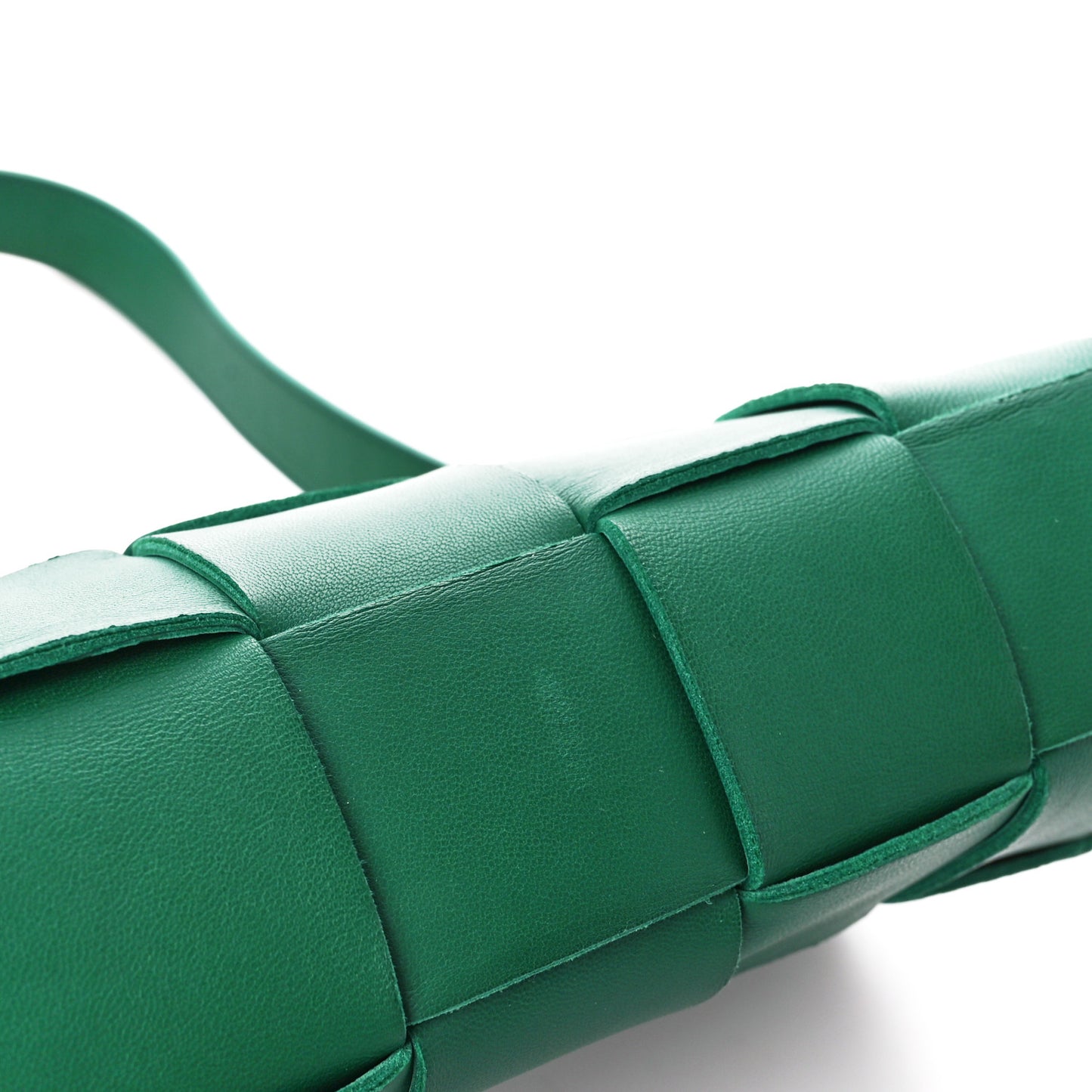 Lambskin Maxi Intrecciato Cassette Crossbody Bag Racing Green
