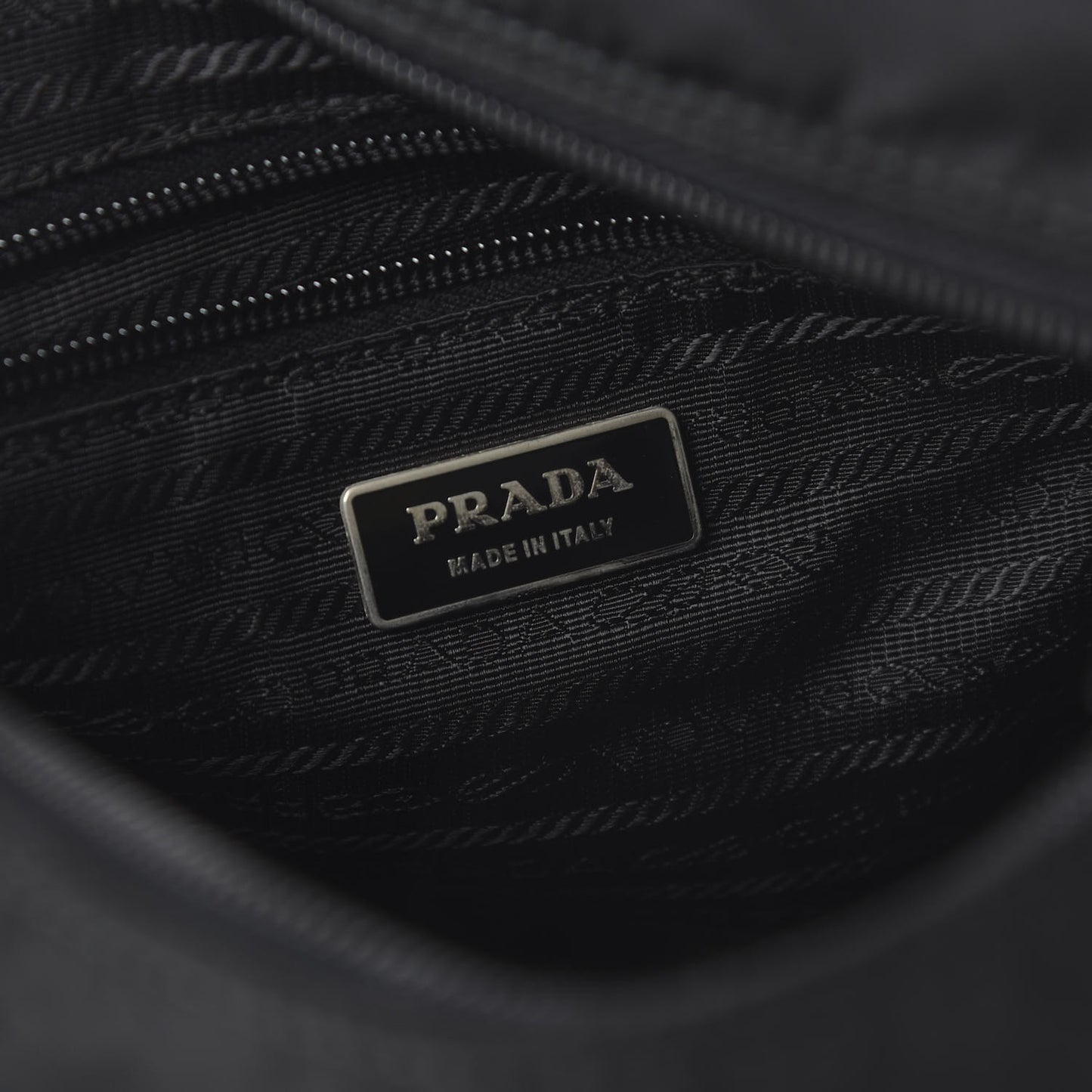 Nylon Vela Messenger Bag Black