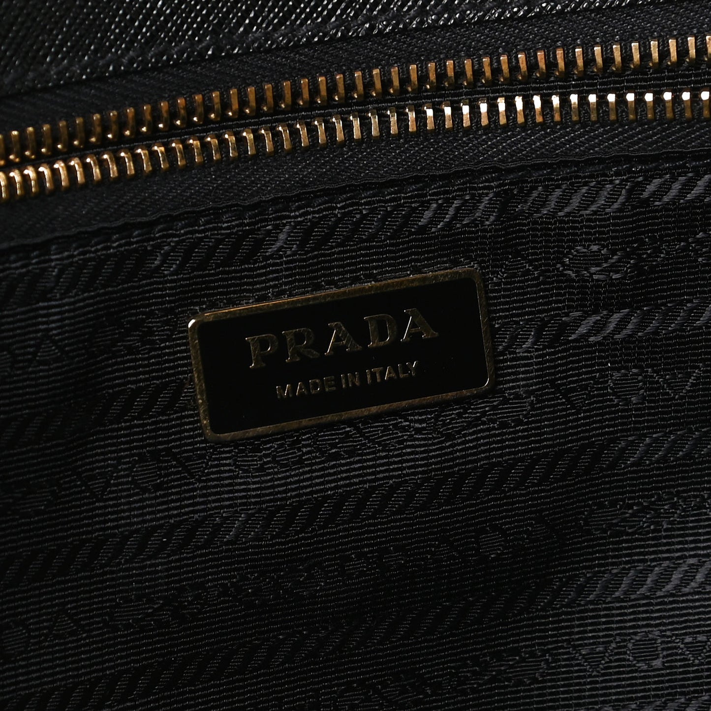 Saffiano Large Galleria Double Zip Tote Black