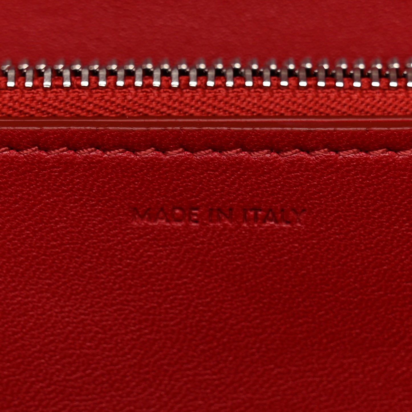 Box Calfskin Medium Classic Box Flap Bag Red