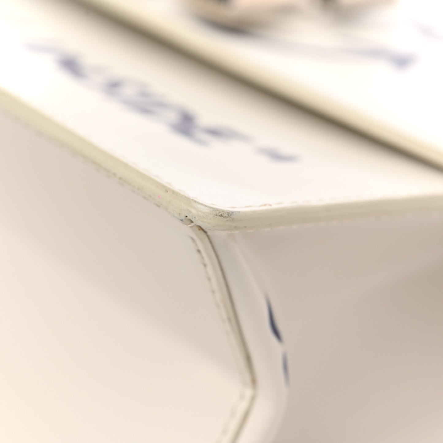 Calfskin Salary Jitney 1.4 Shoulder Bag White