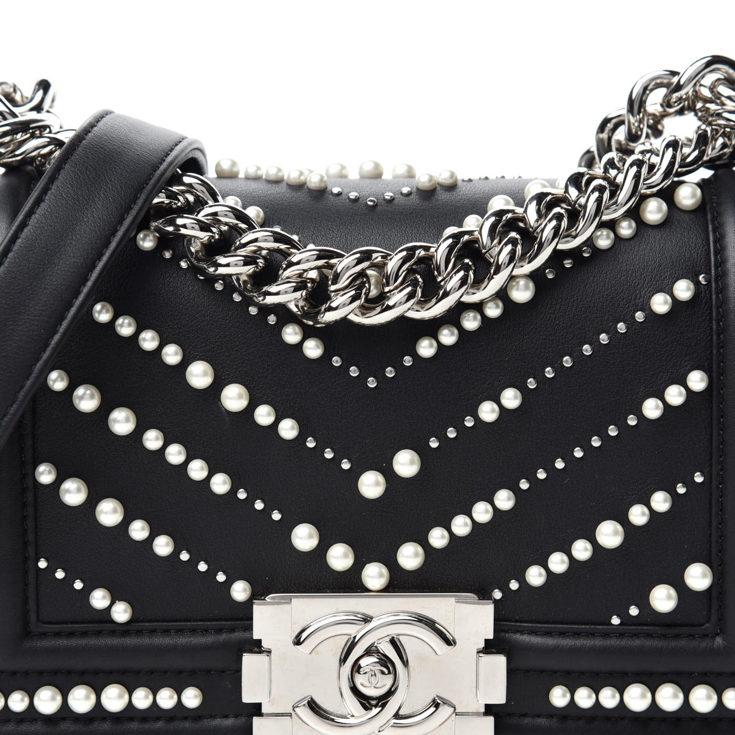 Calfskin Pearl Chevron Small Boy Flap Black