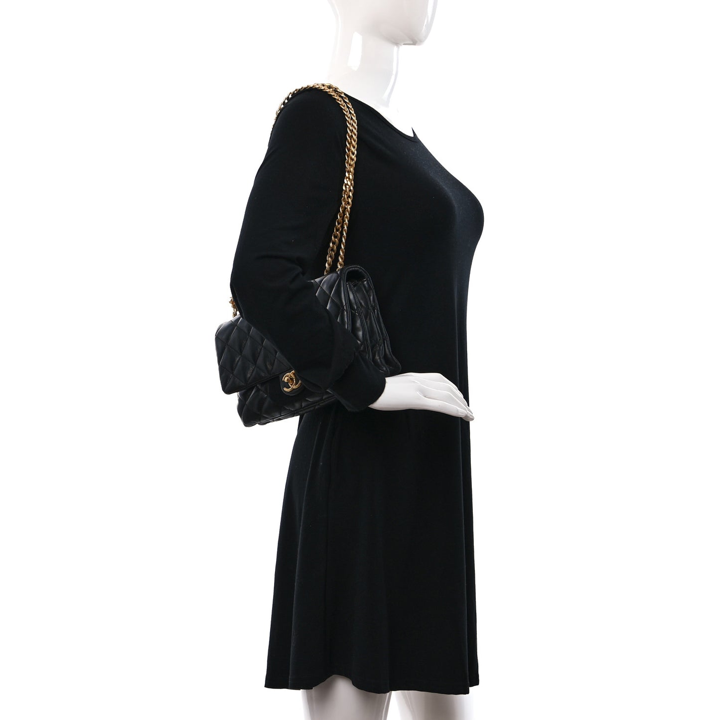 Lambskin Quilted Medium Pillow Crush Flap Black