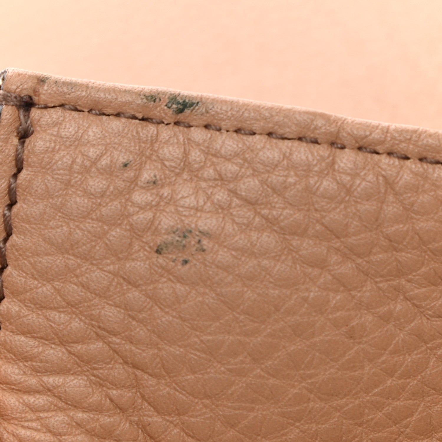 Gucci Pebbled Calfskin Medium Soho Clutch Camelia 12 of 14