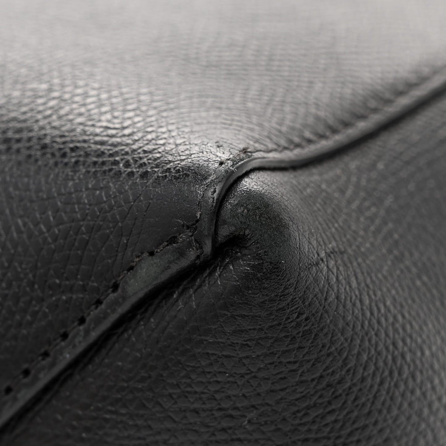 Grained Calfskin Small Vertical Cabas Black