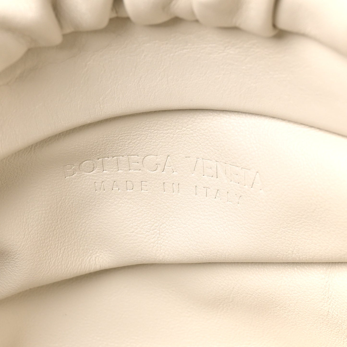 Calfskin The Pouch Chain Plaster