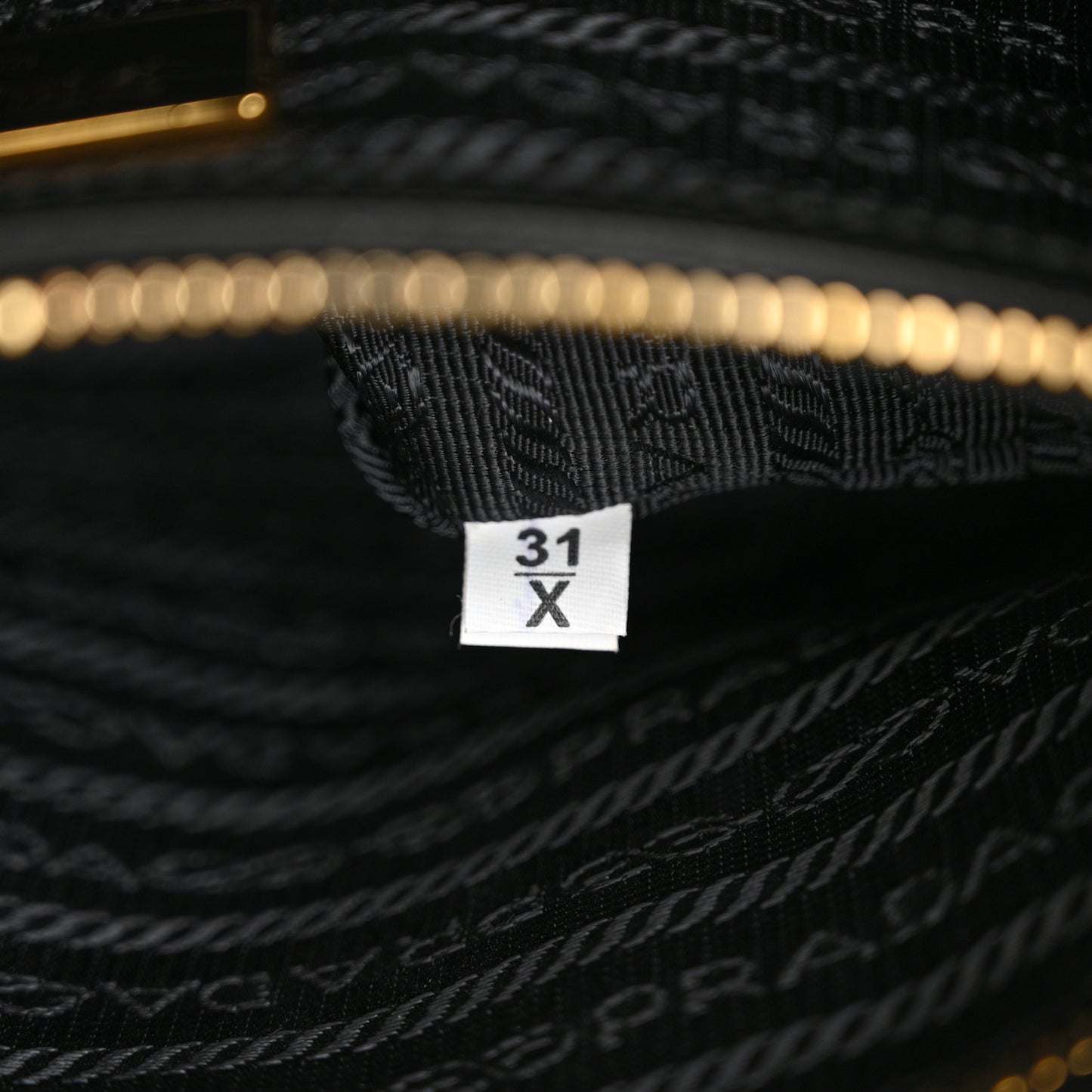 Saffiano Lux Medium Tote Black