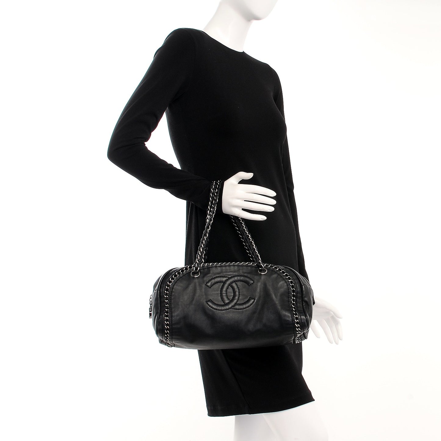 Smooth Calfskin Medium Luxe Ligne Bowler Black
