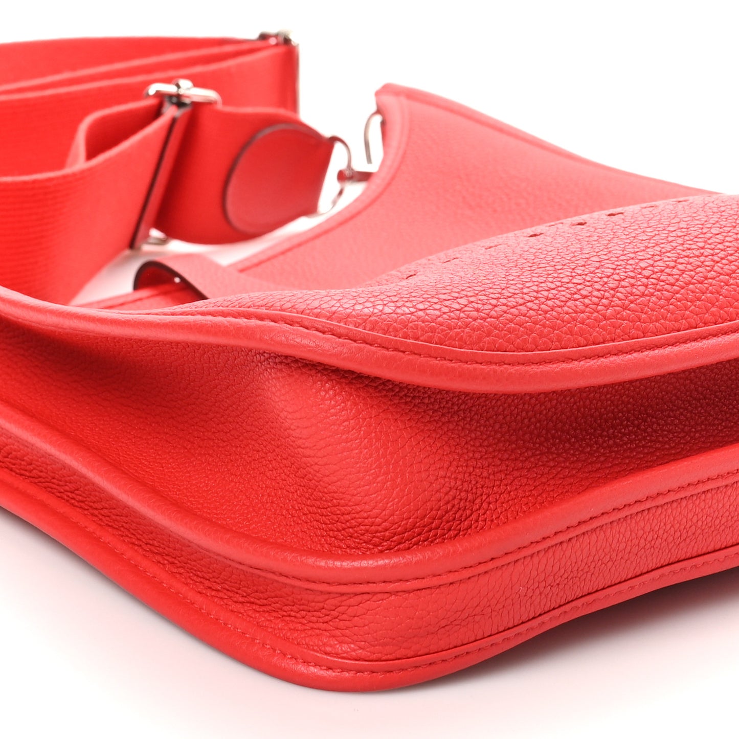 Taurillon Clemence EVELYNE III PM Rouge de Coeur
