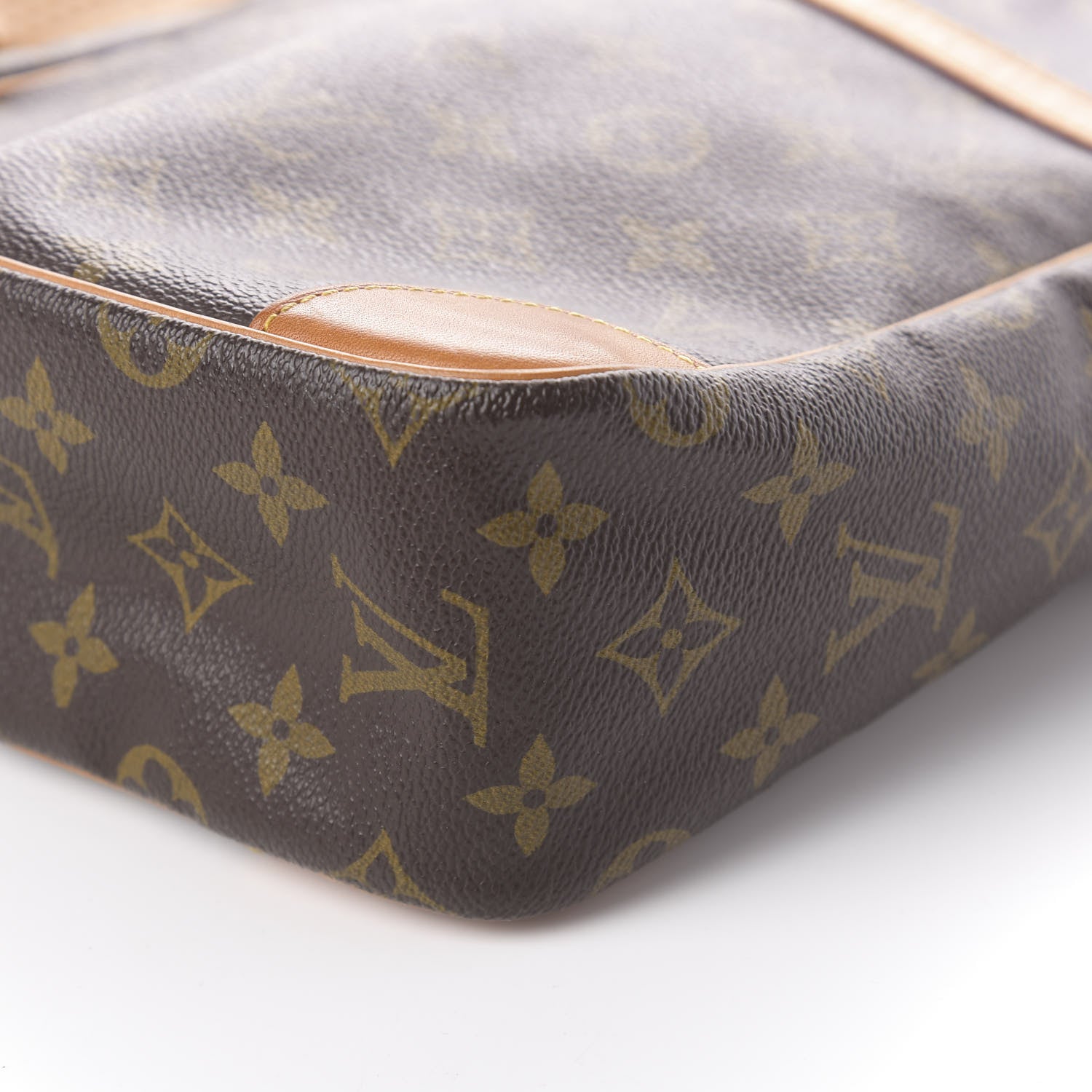 Louis Vuitton Monogram Danube 28 8 of 8