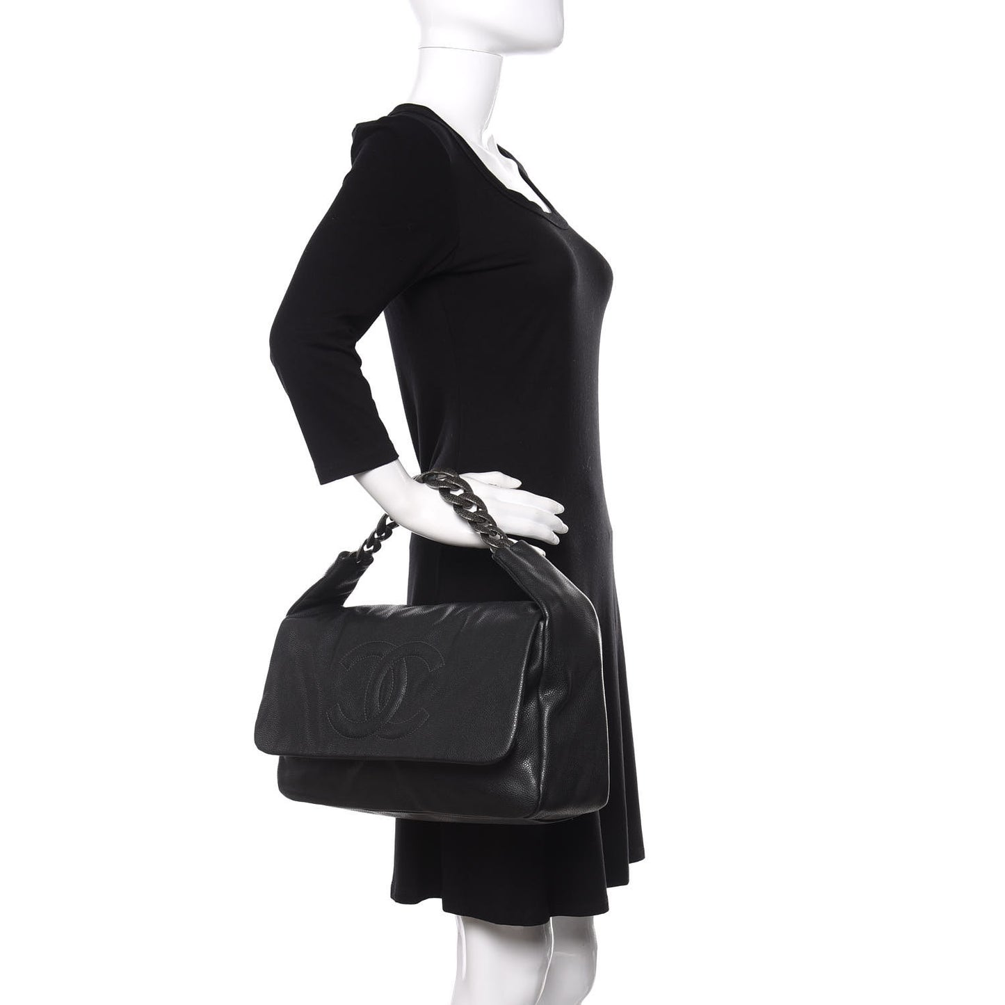 Caviar 31 Flap Shoulder Bag Black