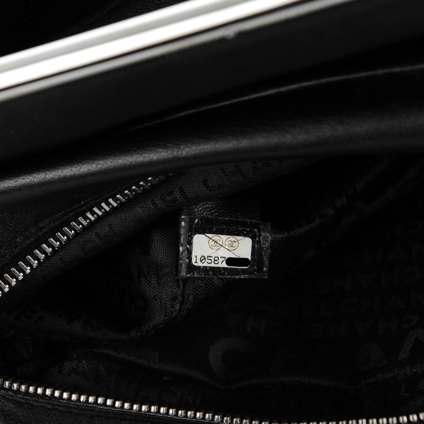 Lambskin Ultimate Soft Frame Bag Black