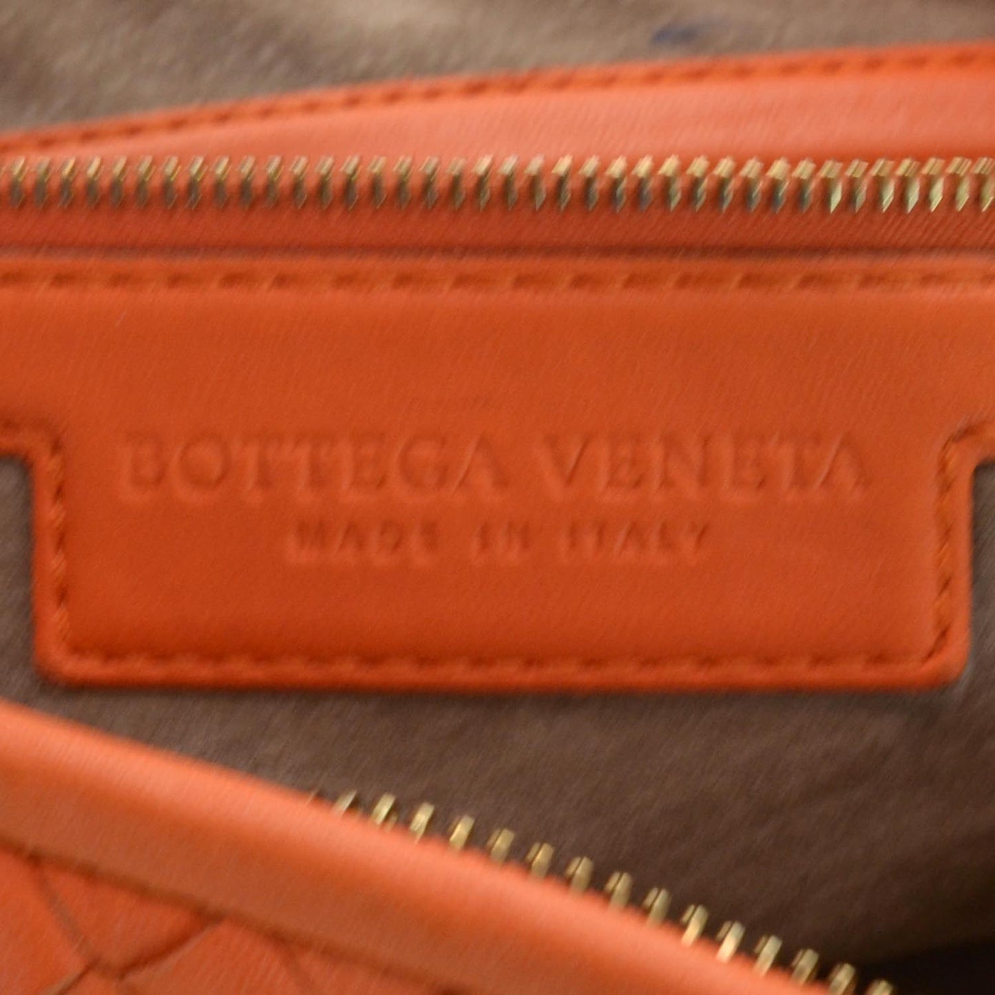 Nappa Intrecciato Medium Veneta Hobo Orange
