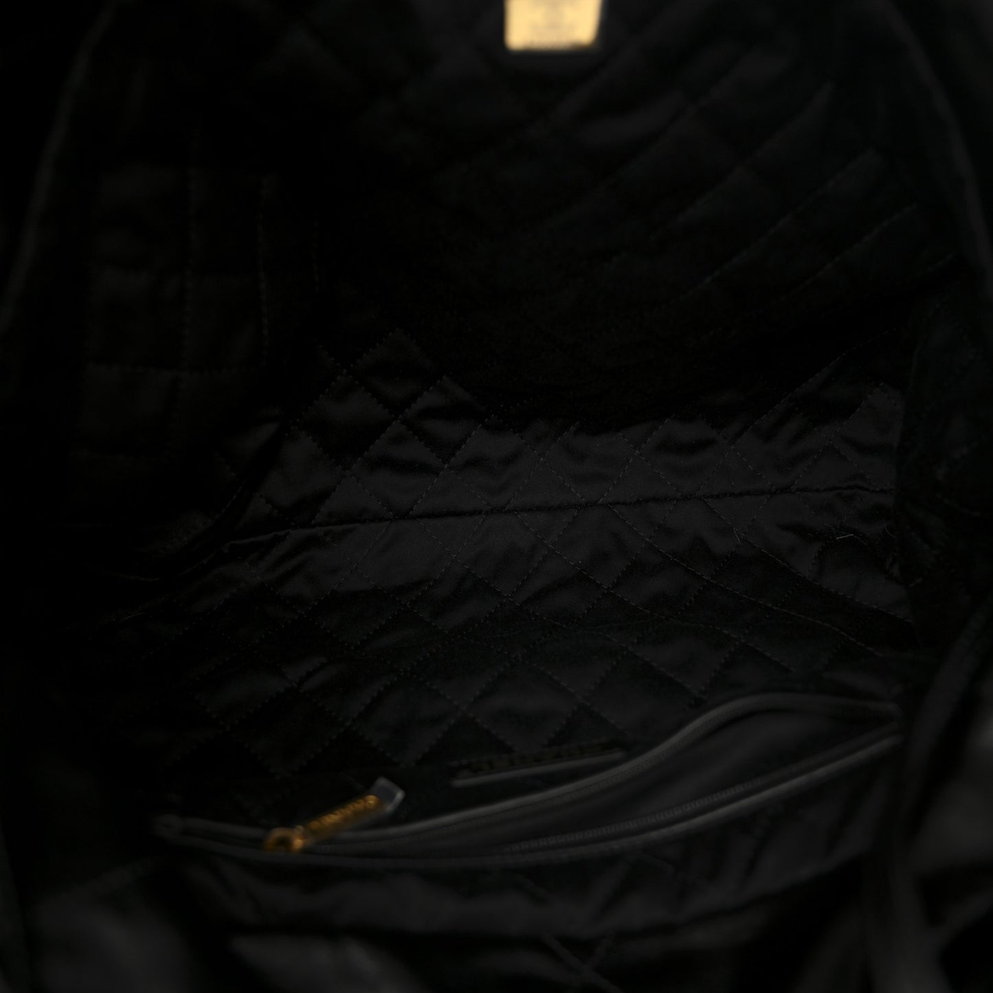 Shiny Calfskin Quilted Chanel 22 Black