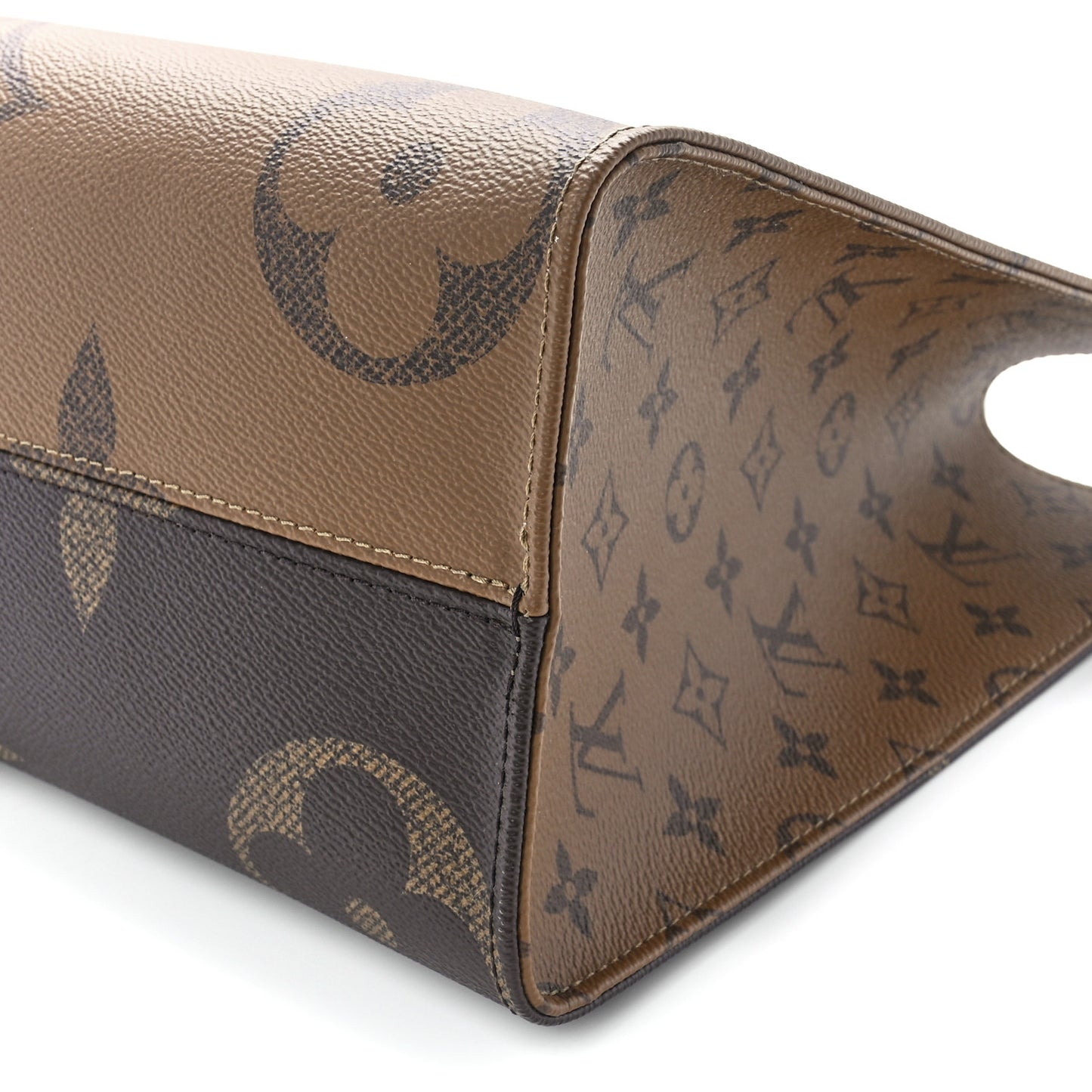 Reverse Monogram Giant Onthego MM