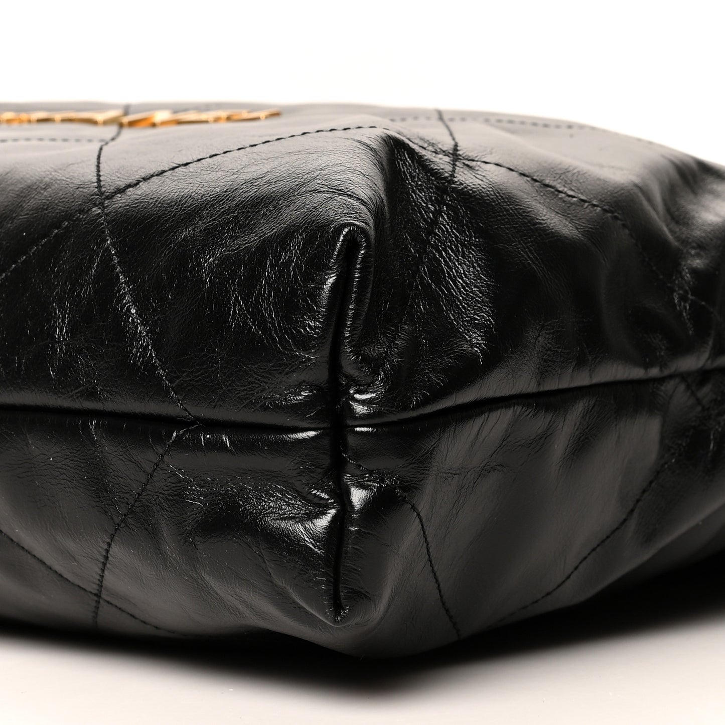 Shiny Calfskin Quilted Chanel 22 Black