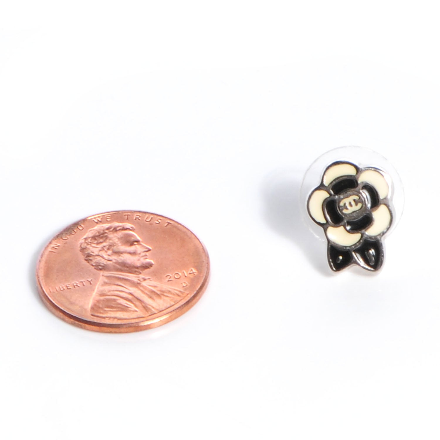 Chanel Enamel CC Camellia Earrings Black Beige 2 of 5