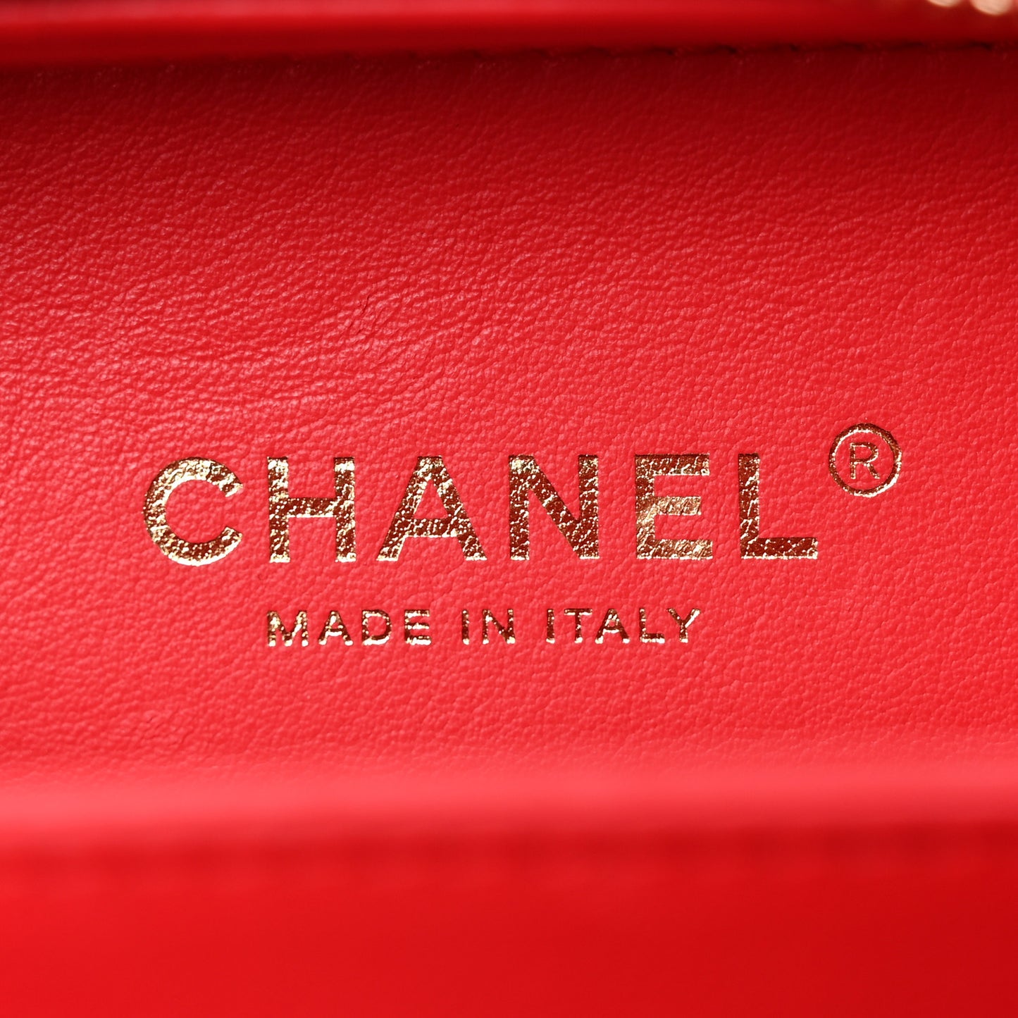 Caviar Quilted Small CC Filigree Vanity Case Red