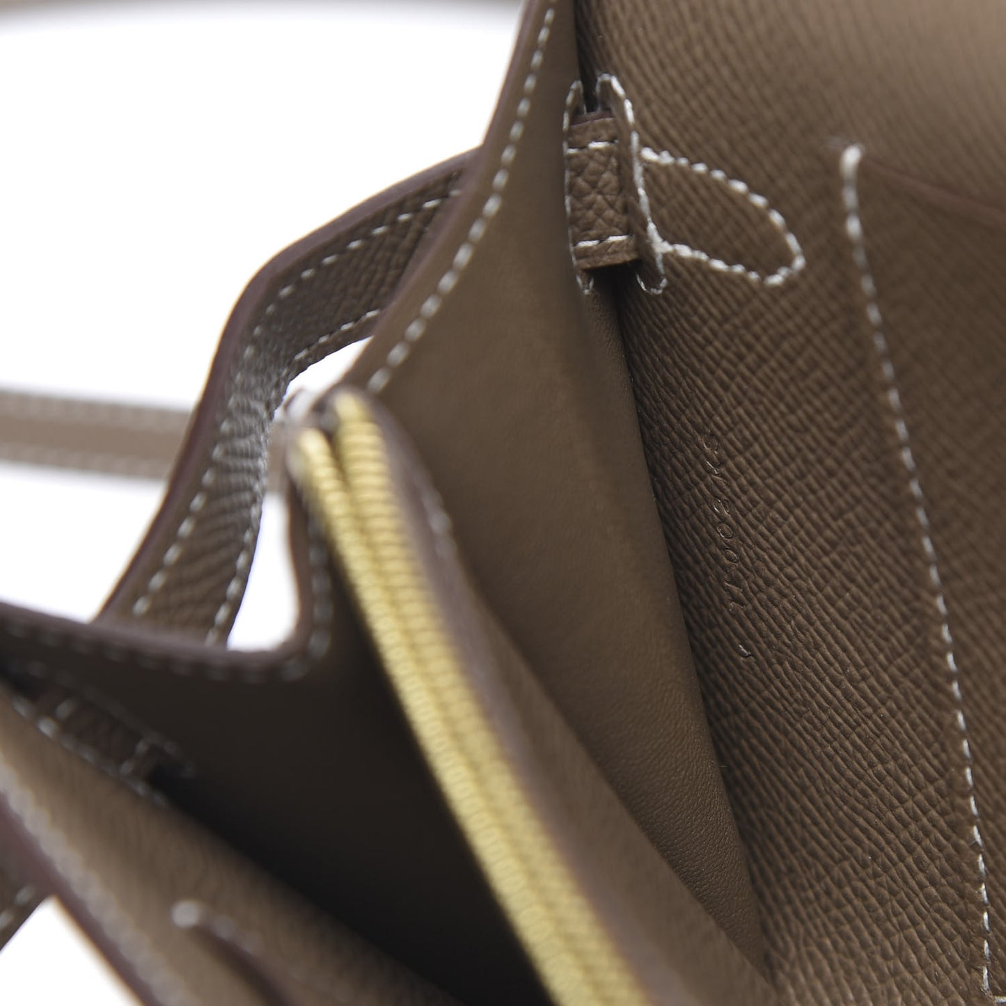 Epsom Kelly Wallet To Go Etoupe