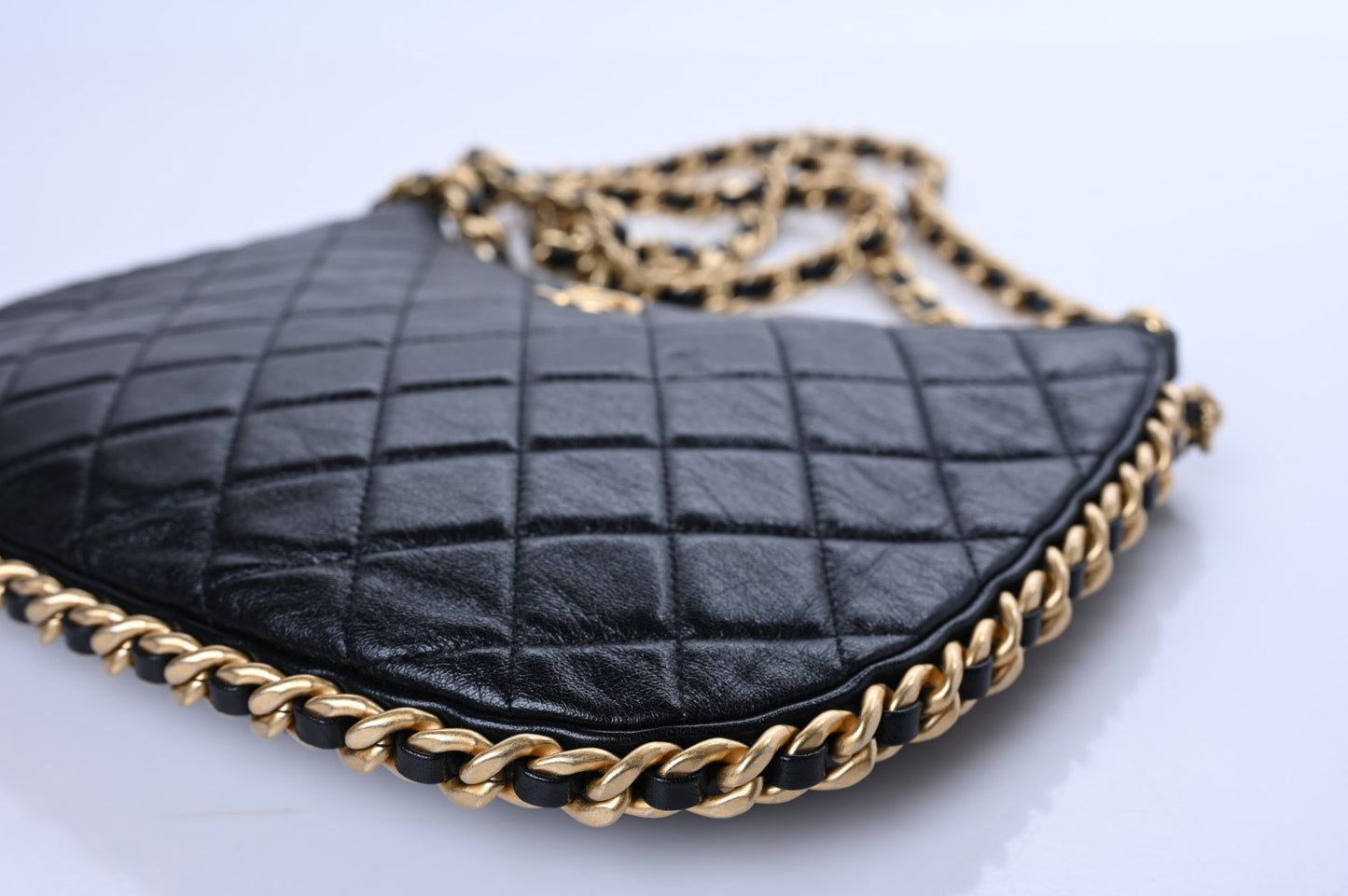 Shiny Crumpled Lambskin Quilted Large Trendy Chain Around Hobo Black