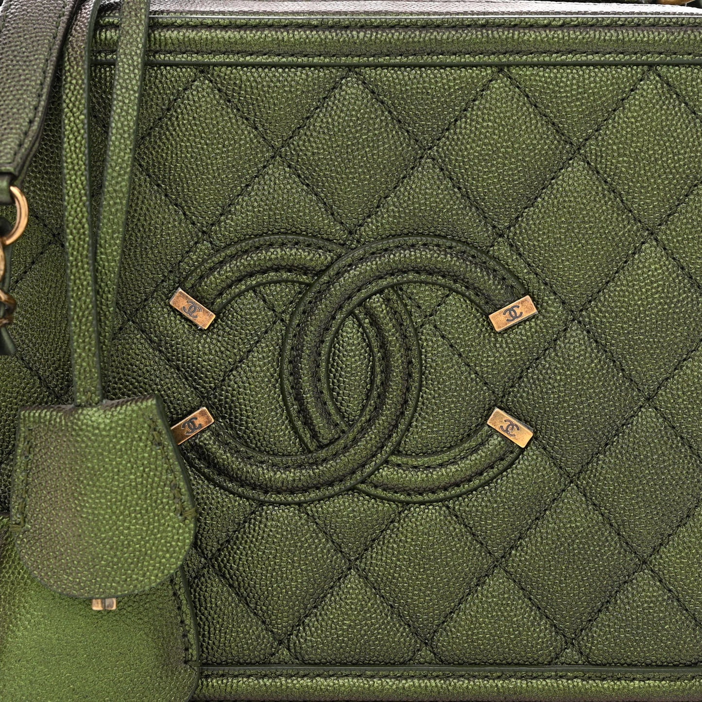 Iridescent Caviar Quilted Medium CC Filigree Vanity Case Green