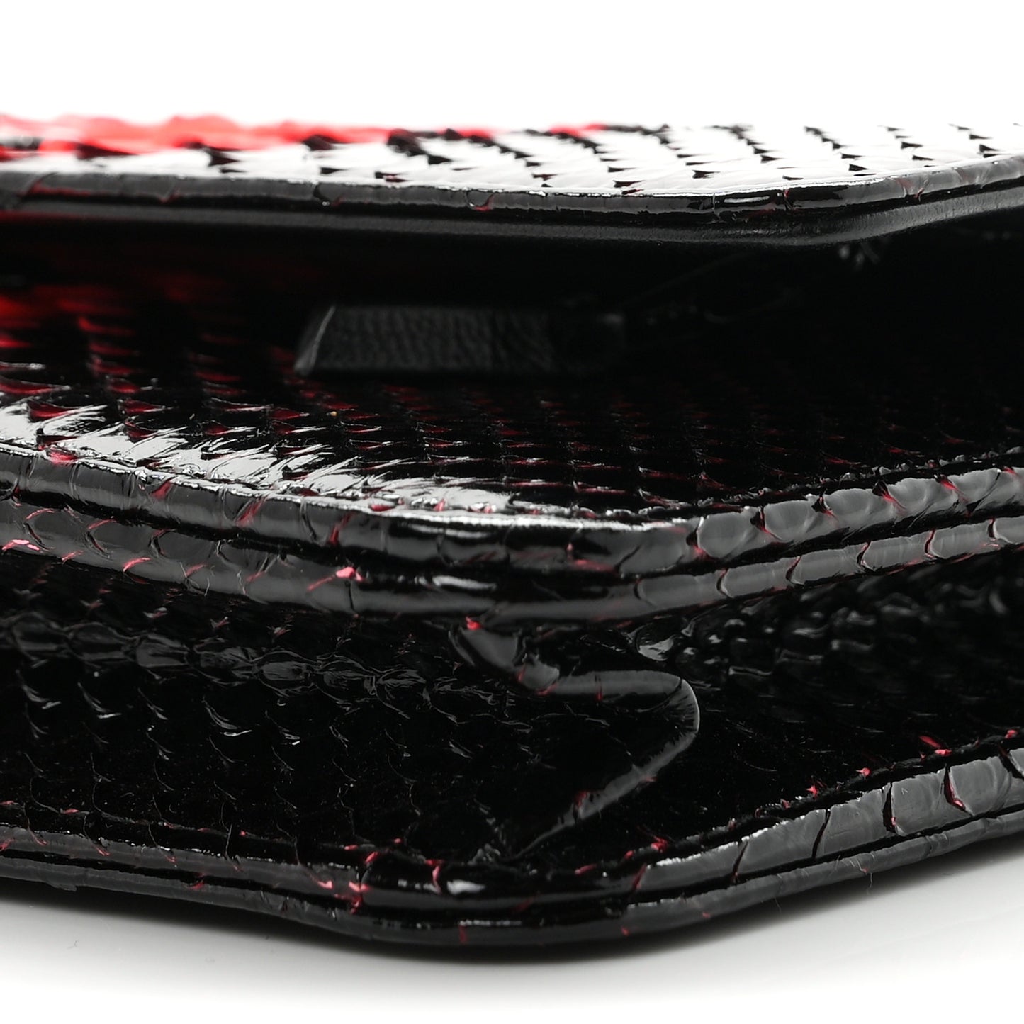Snakeskin Wallet On Chain WOC Black Red