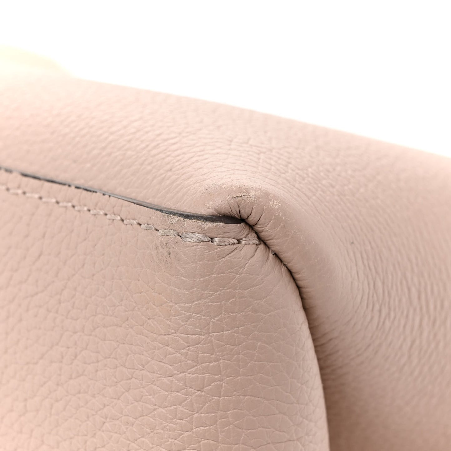 Grained Calfskin Lockme Shopper Greige