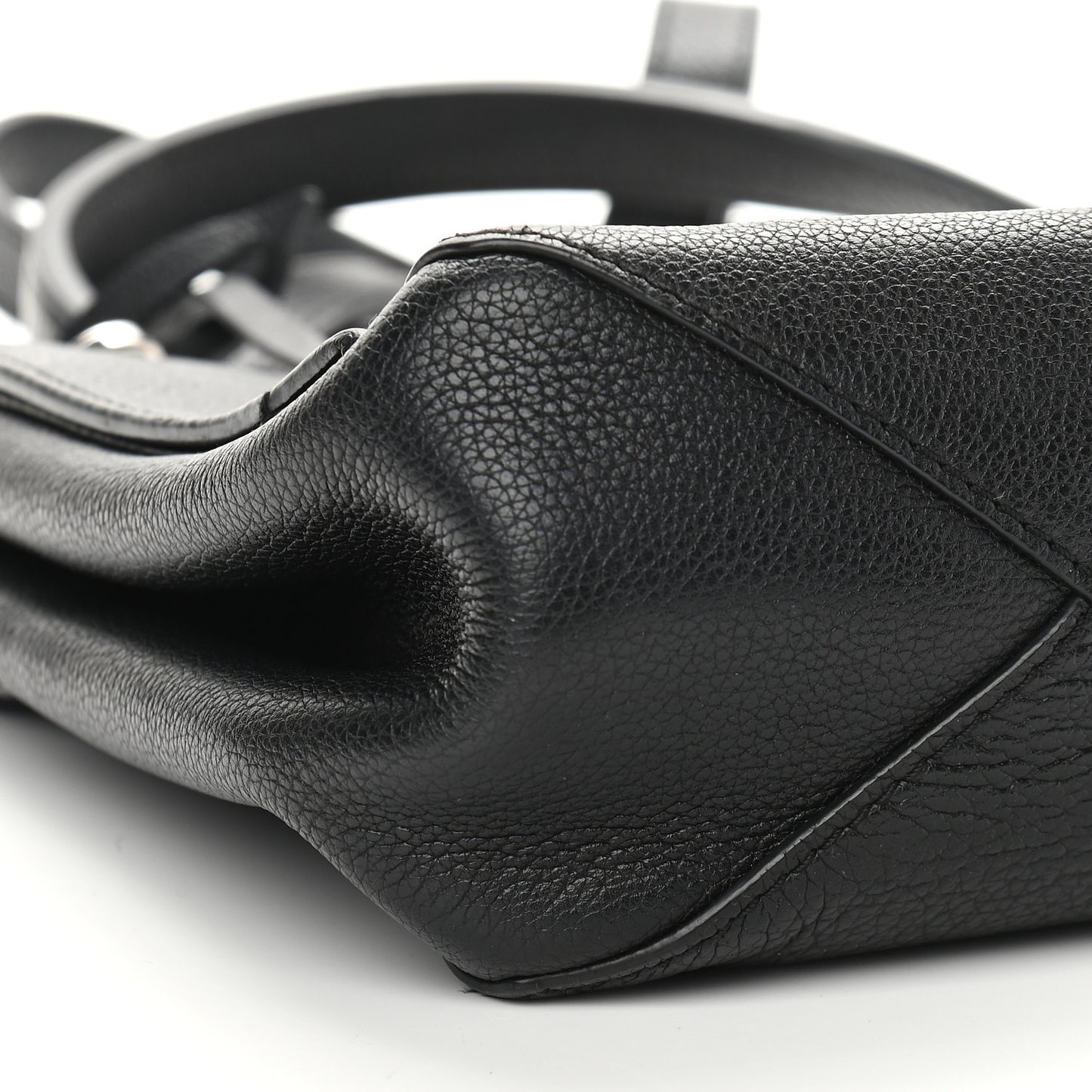 Soft Calfskin Lockme II Top Handle Black