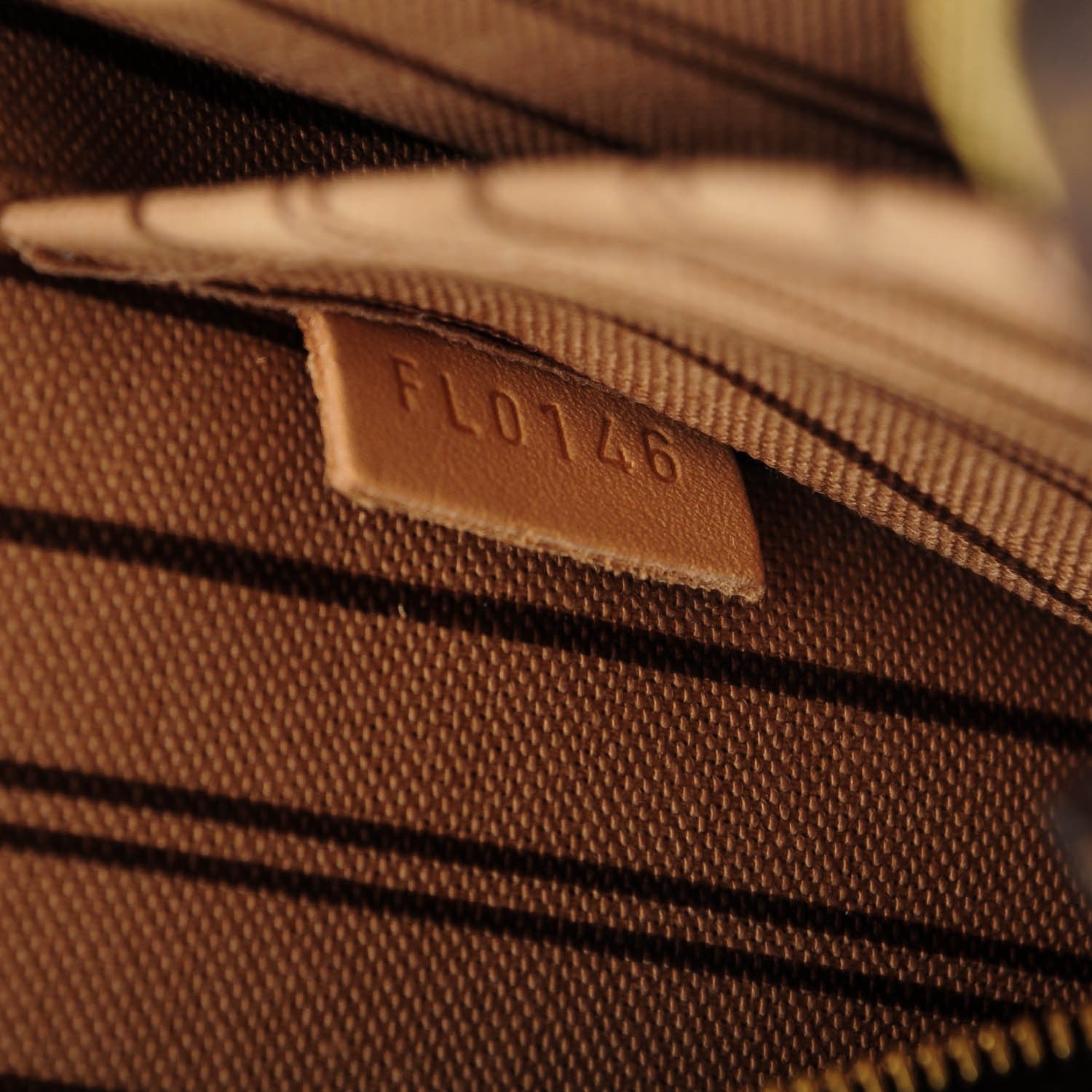 Louis Vuitton Monogram Neverfull MM GM Pochette 7 of 7