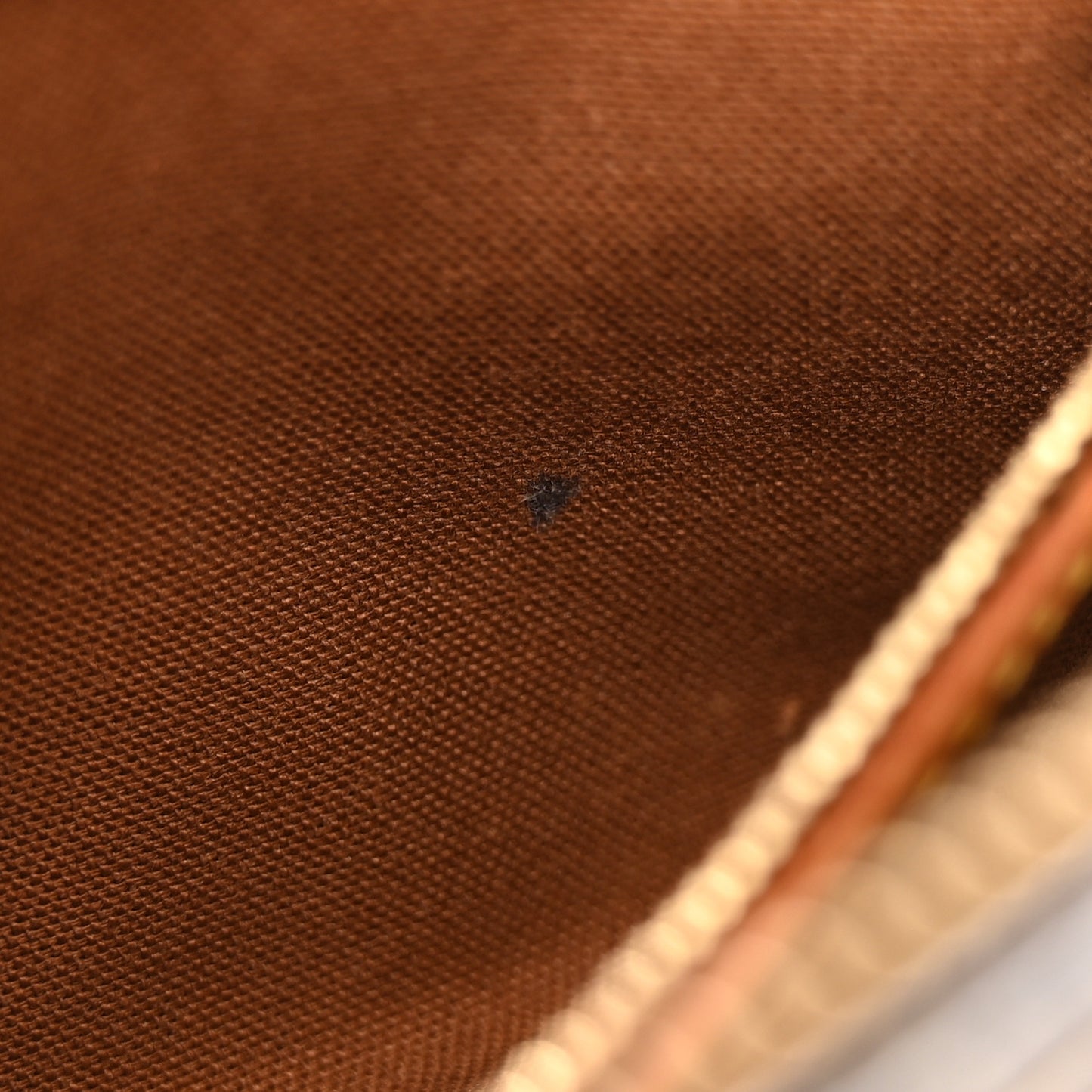 Monogram Trotteur