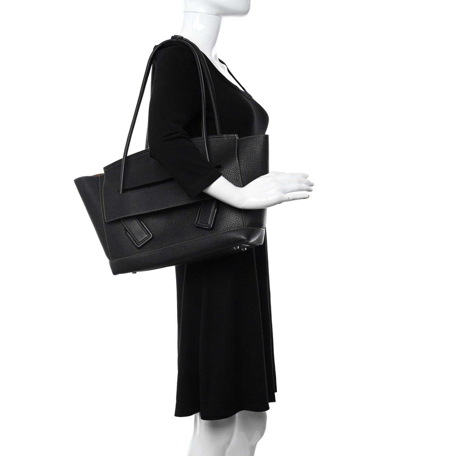 Bottega Veneta Grainy Calfskin Medium Arco Black 2 of 12