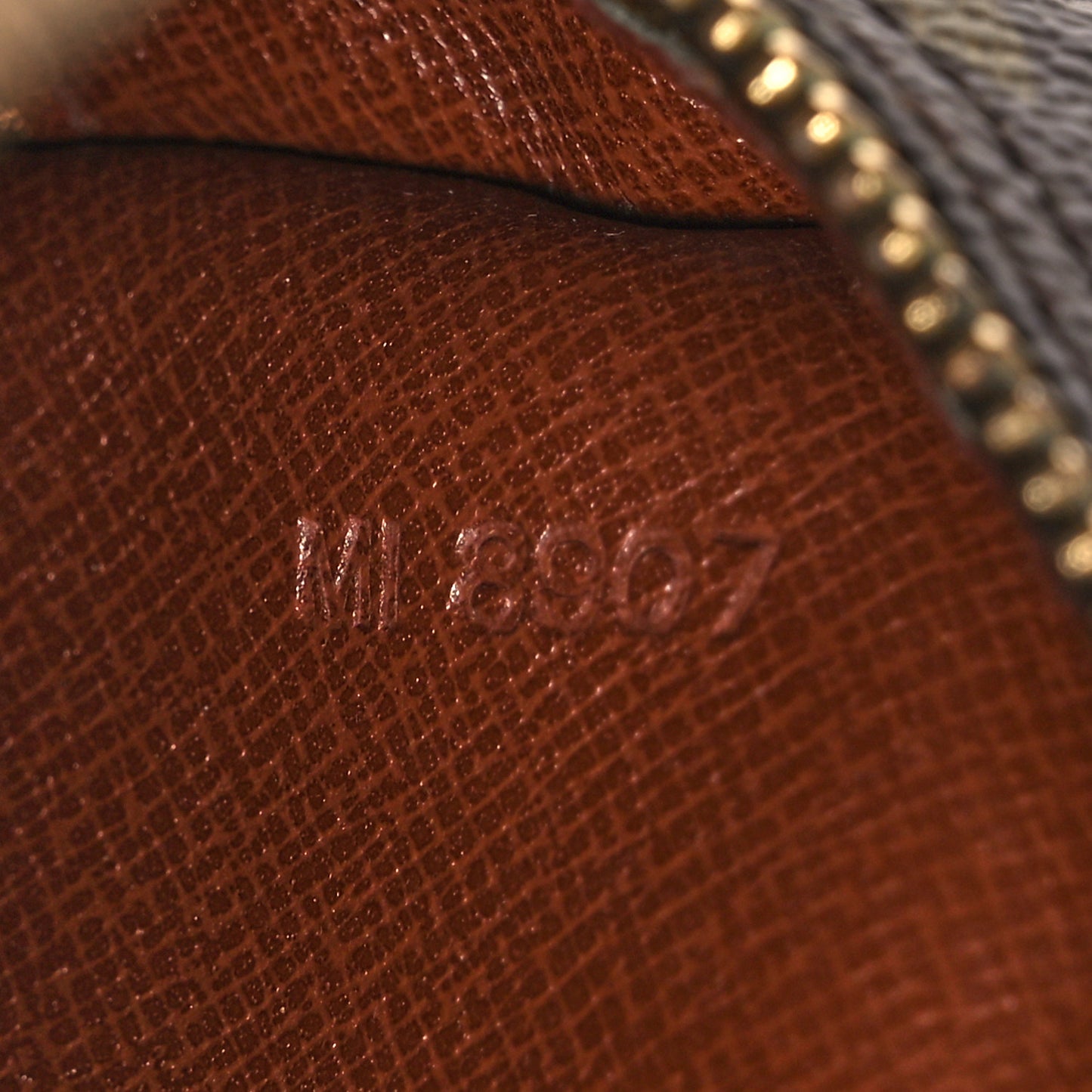 Monogram Jeune Fille