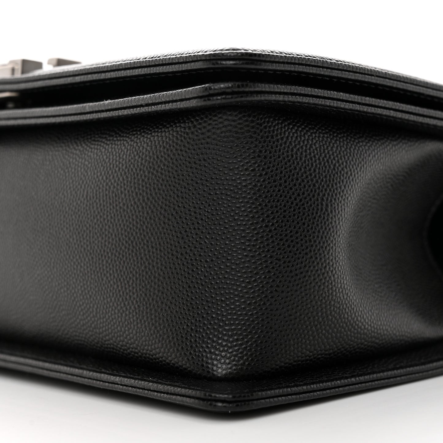Caviar Quilted Medium Boy Flap Black